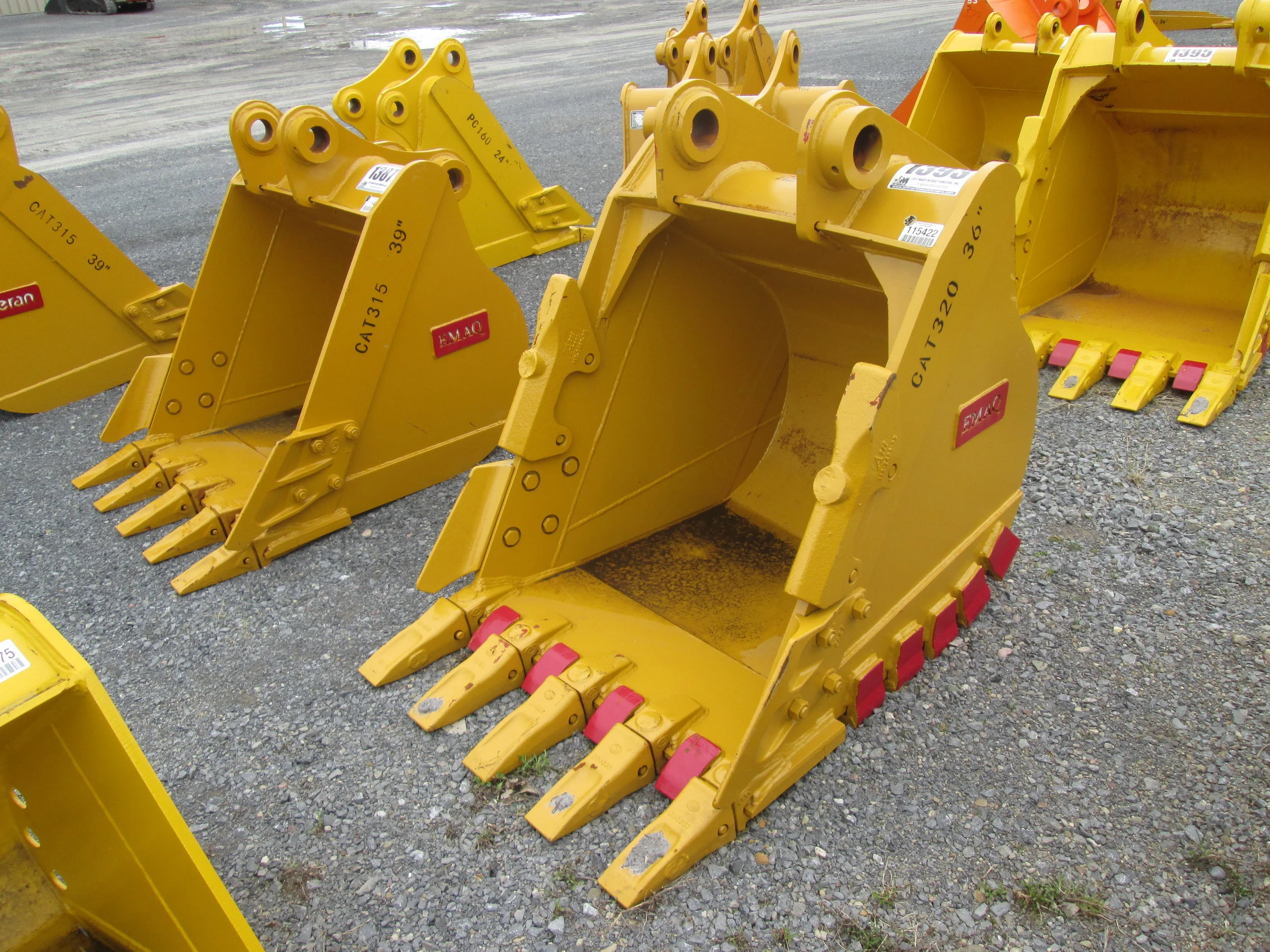 3153 EMAQ 36in HD Tooth Bucket (04.16.19) .JPG