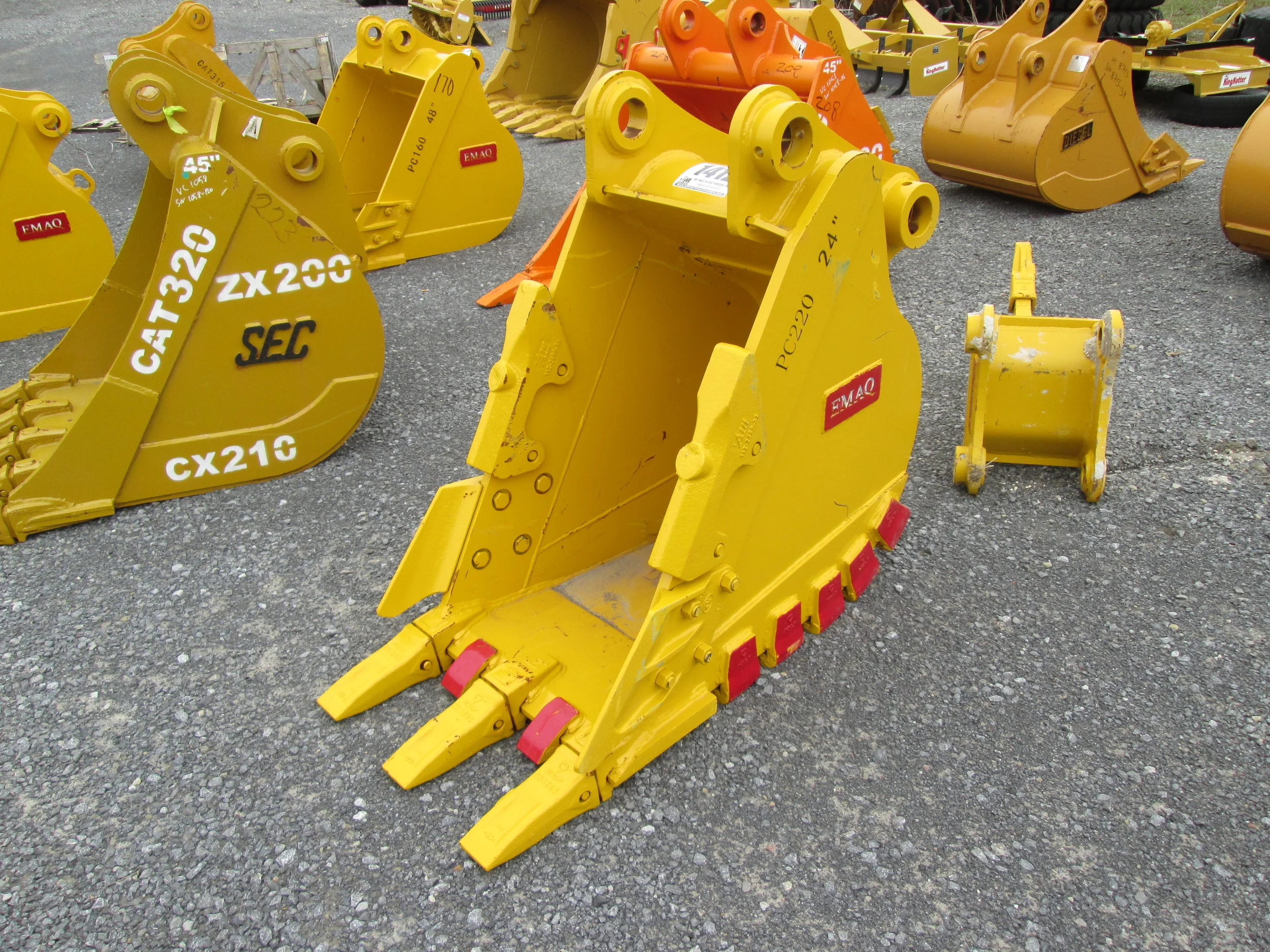 2839 EMAQ 24in HD Tooth Bucket (04.16.19) .JPG