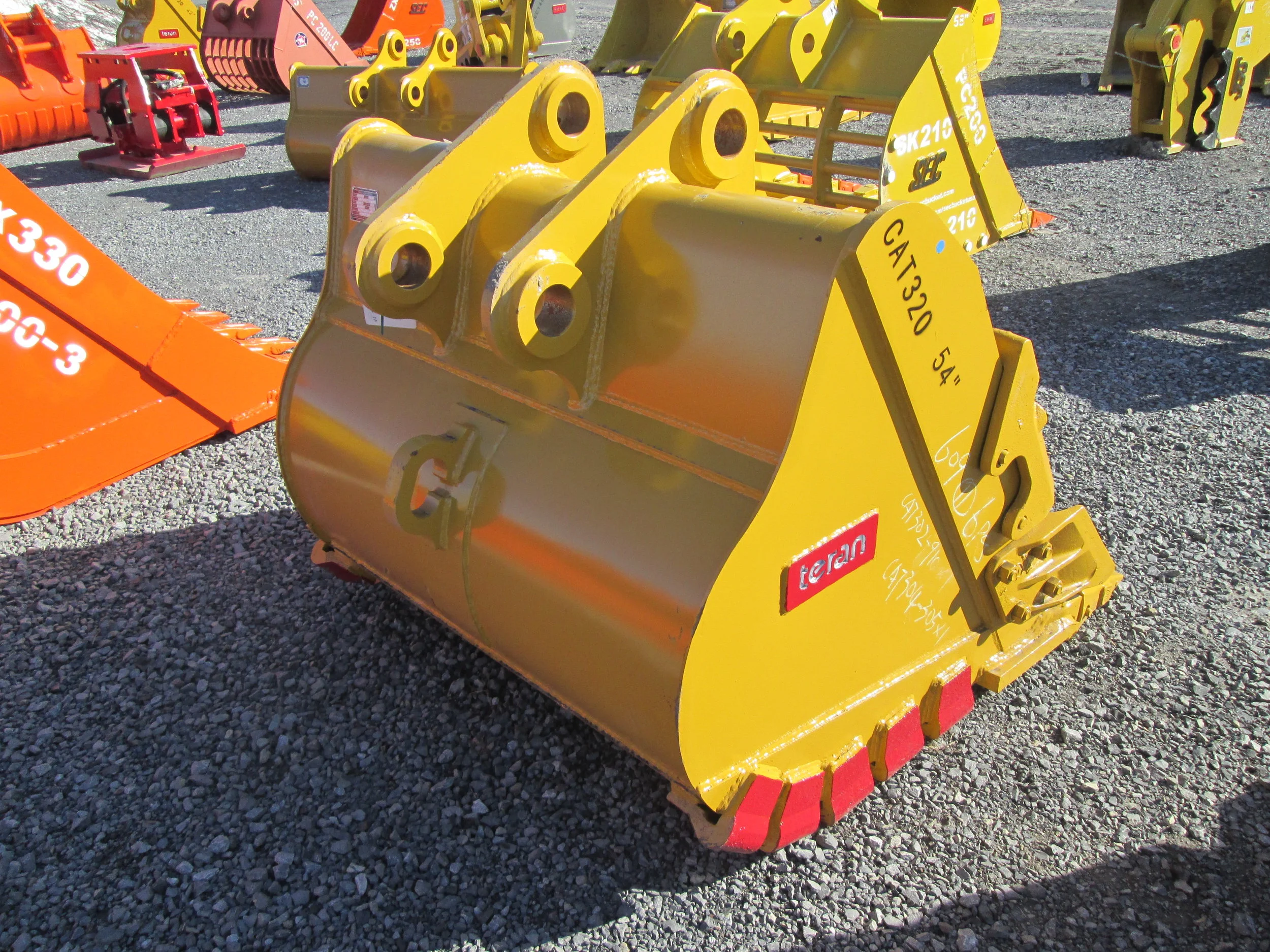 6592 EMAQ 54in HD TOOTH Bucket (2.27.2018) a.JPG
