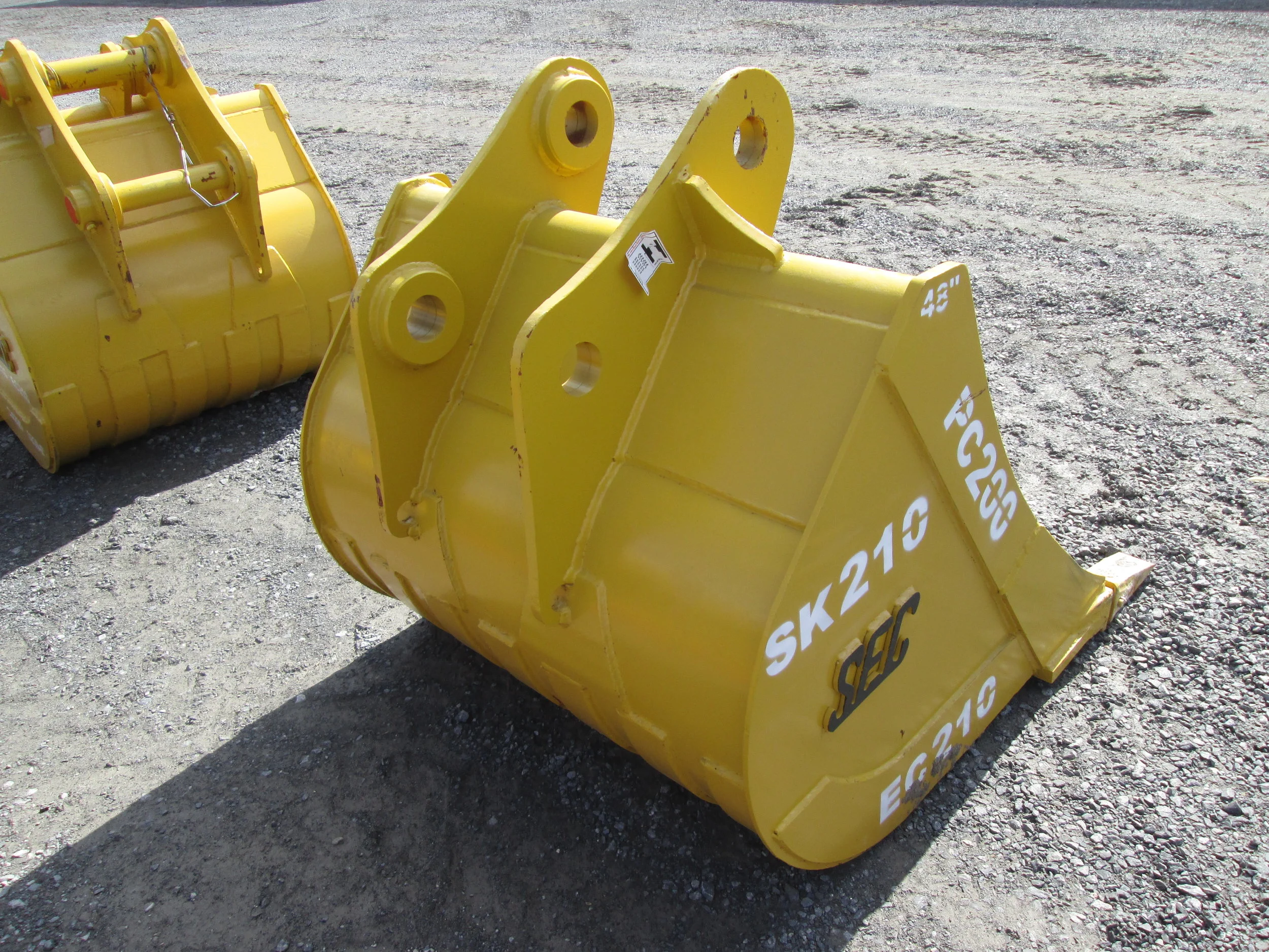 7768 SEC 48in Tooth Bucket (2.26.2018) a.JPG