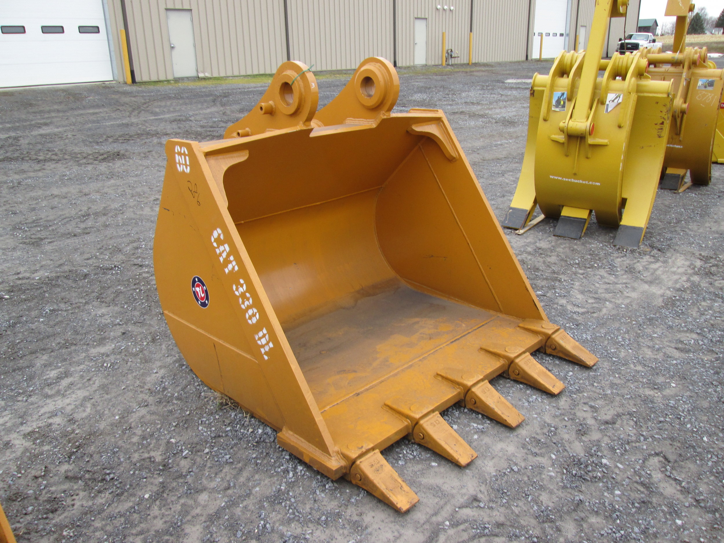 7150 TL 60in Tooth Bucket  (3.2.2018).JPG