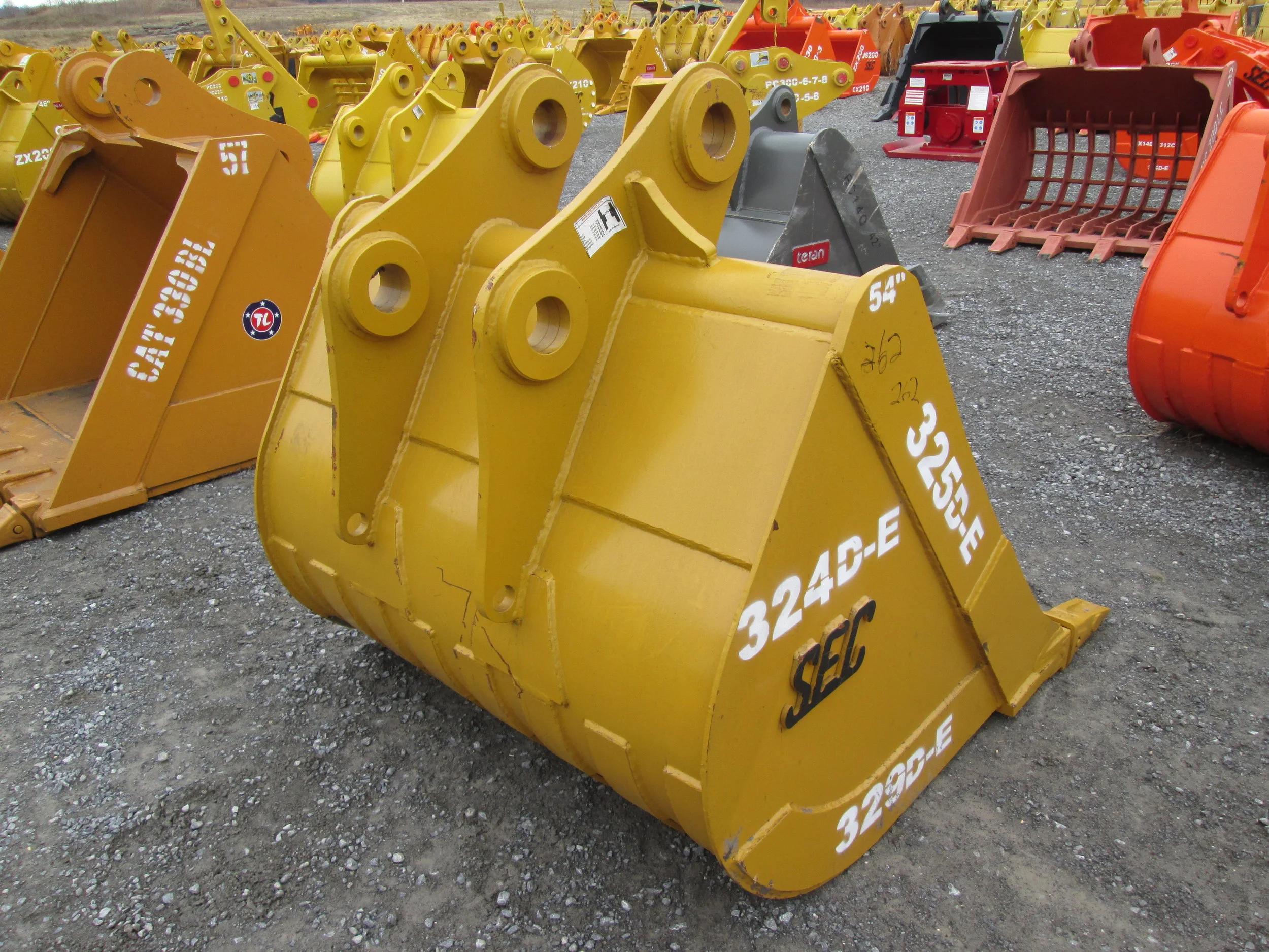 7974 SEC 54in Tooth Bucket  (3.2.2018)a.JPG