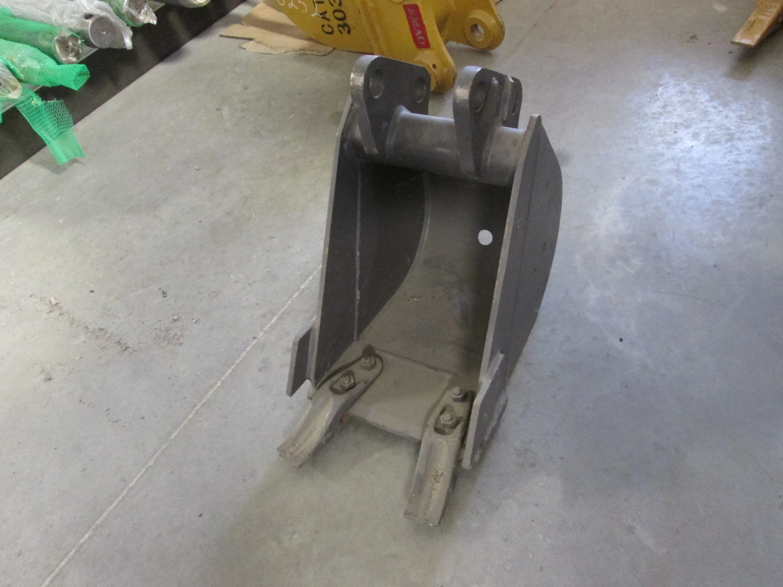 #2494- New 10” Quick Couple Tooth Bucket. - REGULAR PRICE $523.95 CASH OR WIRE TRANSFER PRICE IS