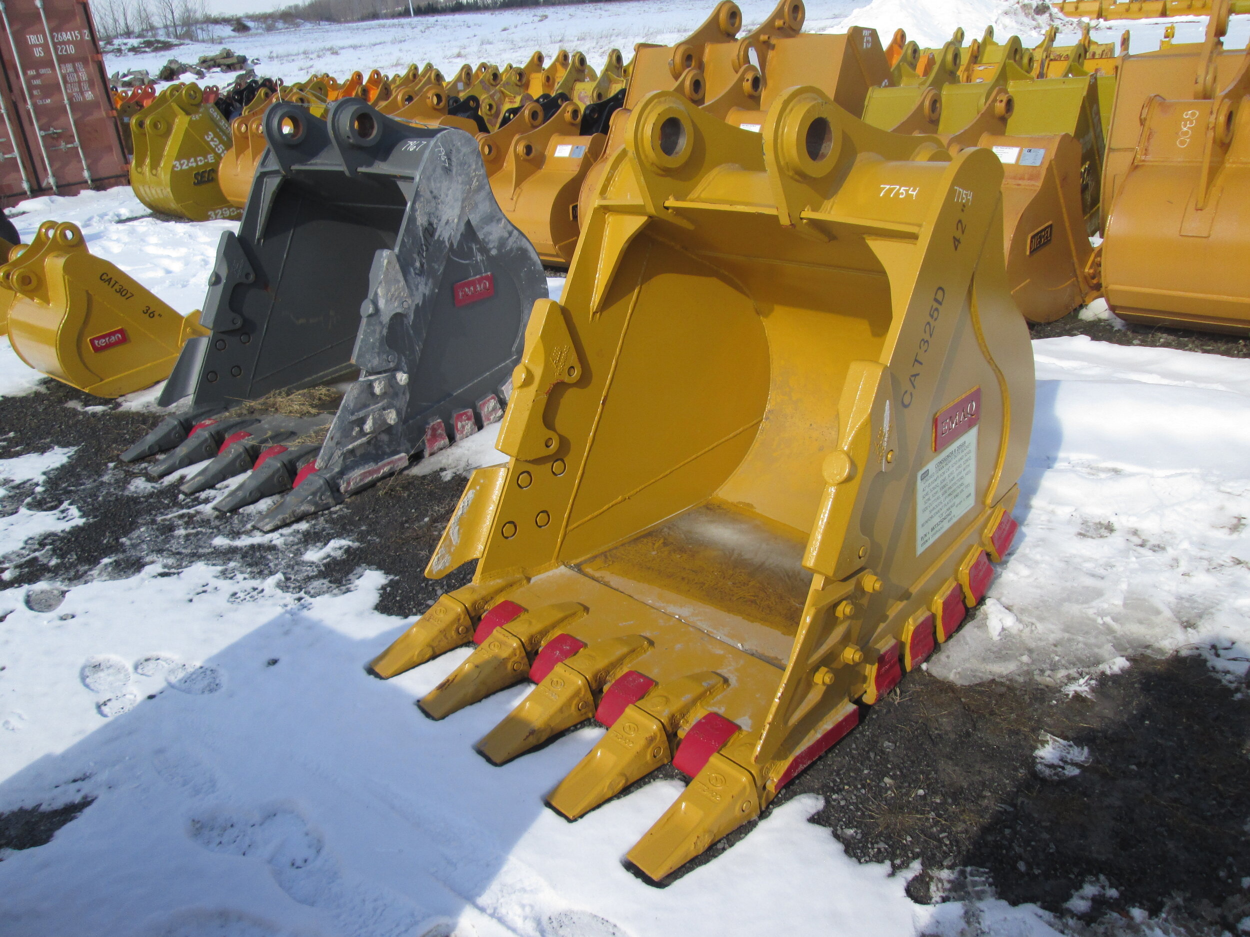 #2894- New 42" EMAQ/ HD Tooth Bucket CAT325D, Case CX240, Kobelco SK220  - REGULAR PRICE $6,298.95 CASH OR WIRE TRANSFER PRICE IS