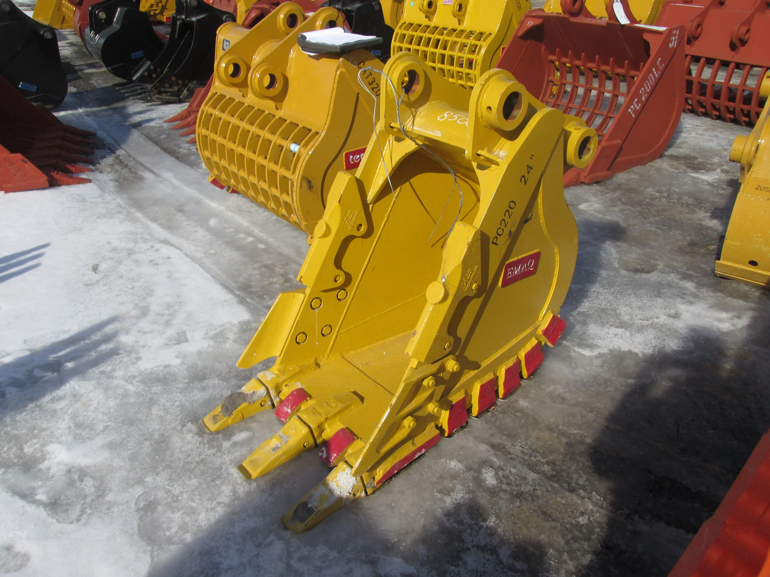 #2101- New 24" EMAQ HD Tooth Bucket  Komatsu PC200, Kobelco SK200, CAT320, - REGULAR PRICE $5,248.95 CASH OR WIRE TRANSFER PRICE IS