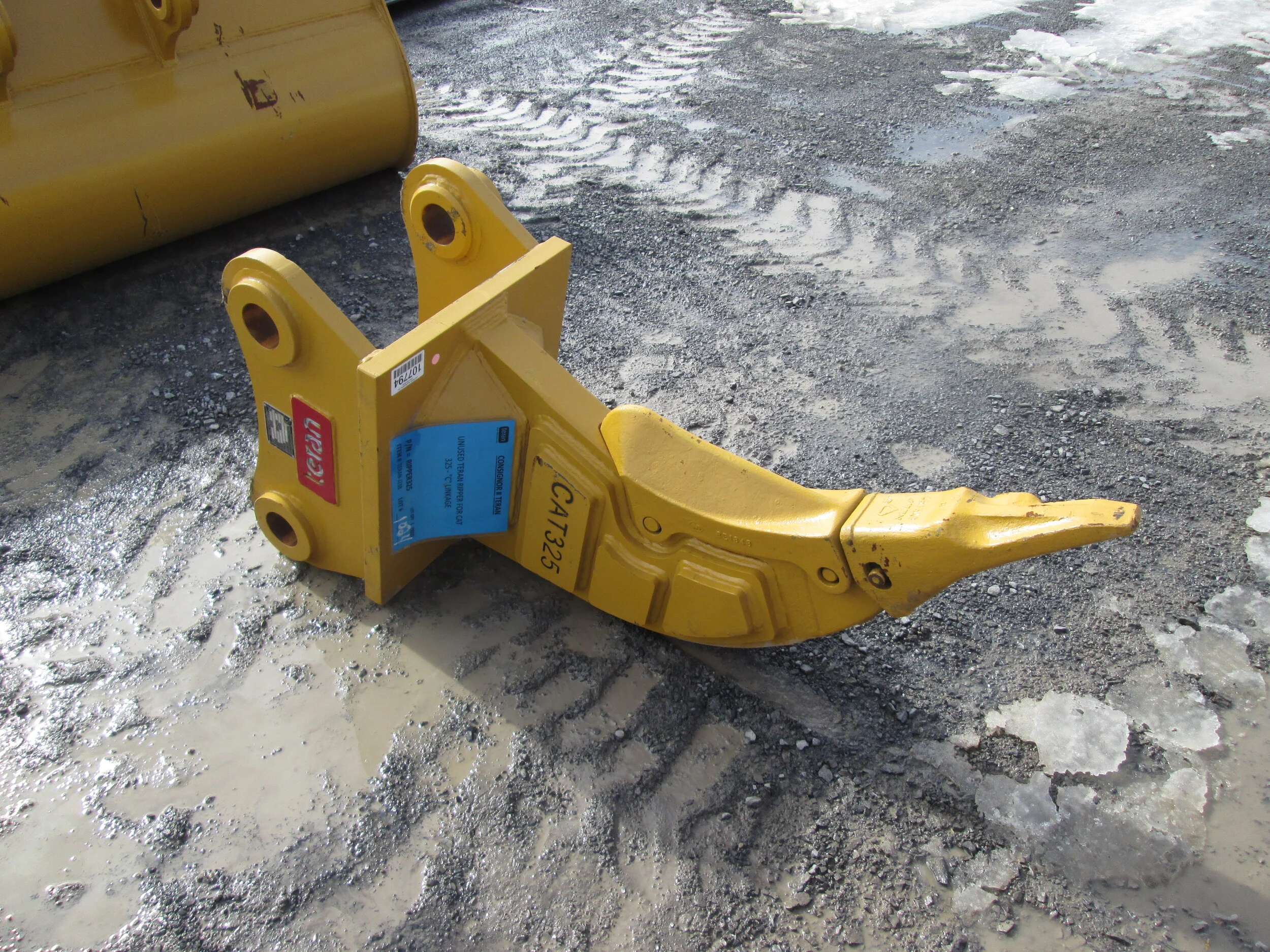 #2863- NEW EMAQ Ripper CAT325, Kobelco SK200, Komatsu PC200  - REGULAR PRICE $5,248.95 CASH OR WIRE TRANSFER PRICE IS