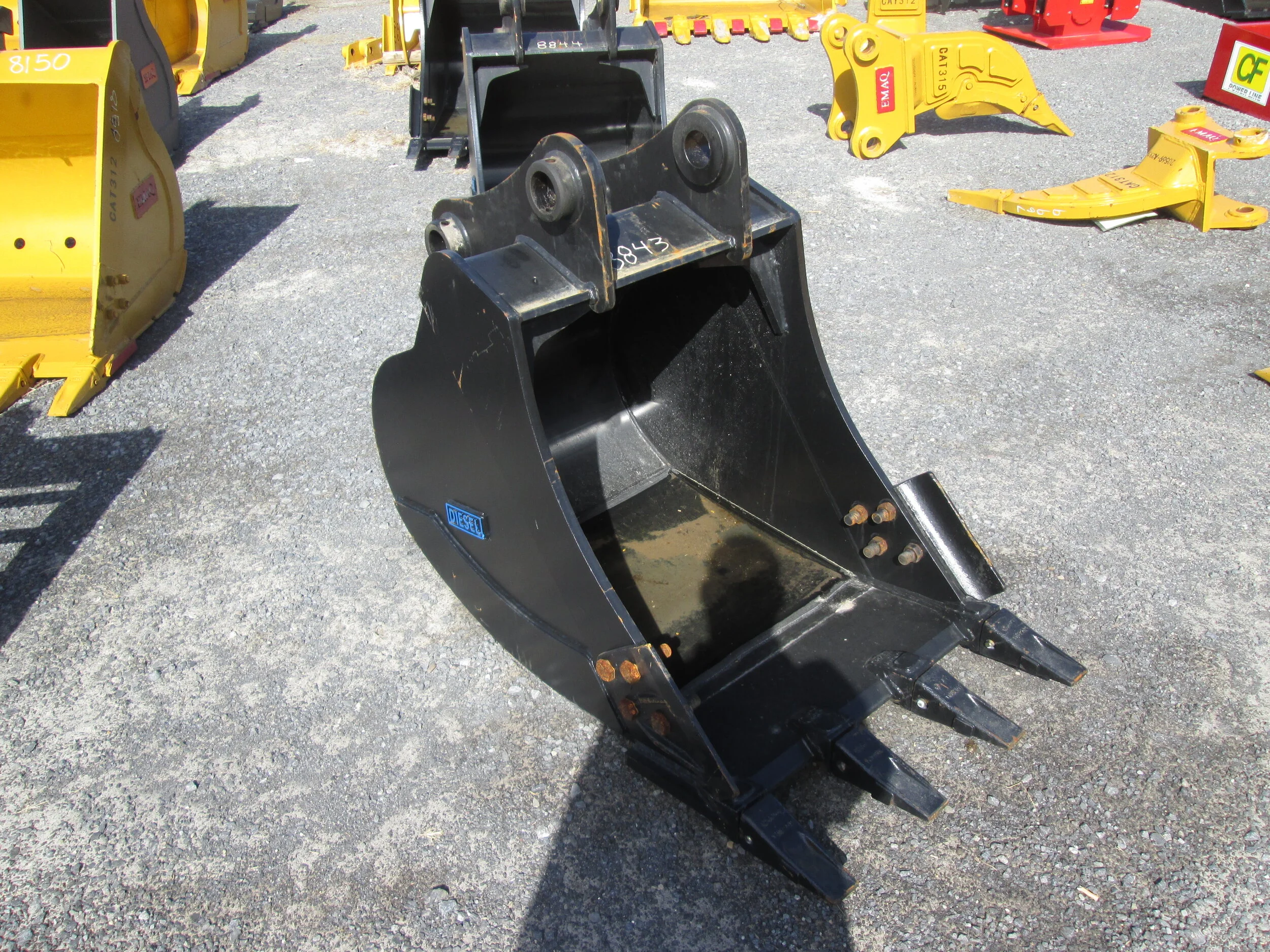 #8843- New 30"  DE Tooth Bucket John Deere JD120, Kobelco SK120, Hyundai R140  - REGULAR PRICE $3,883.95 CASH OR WIRE TRANSFER PRICE IS