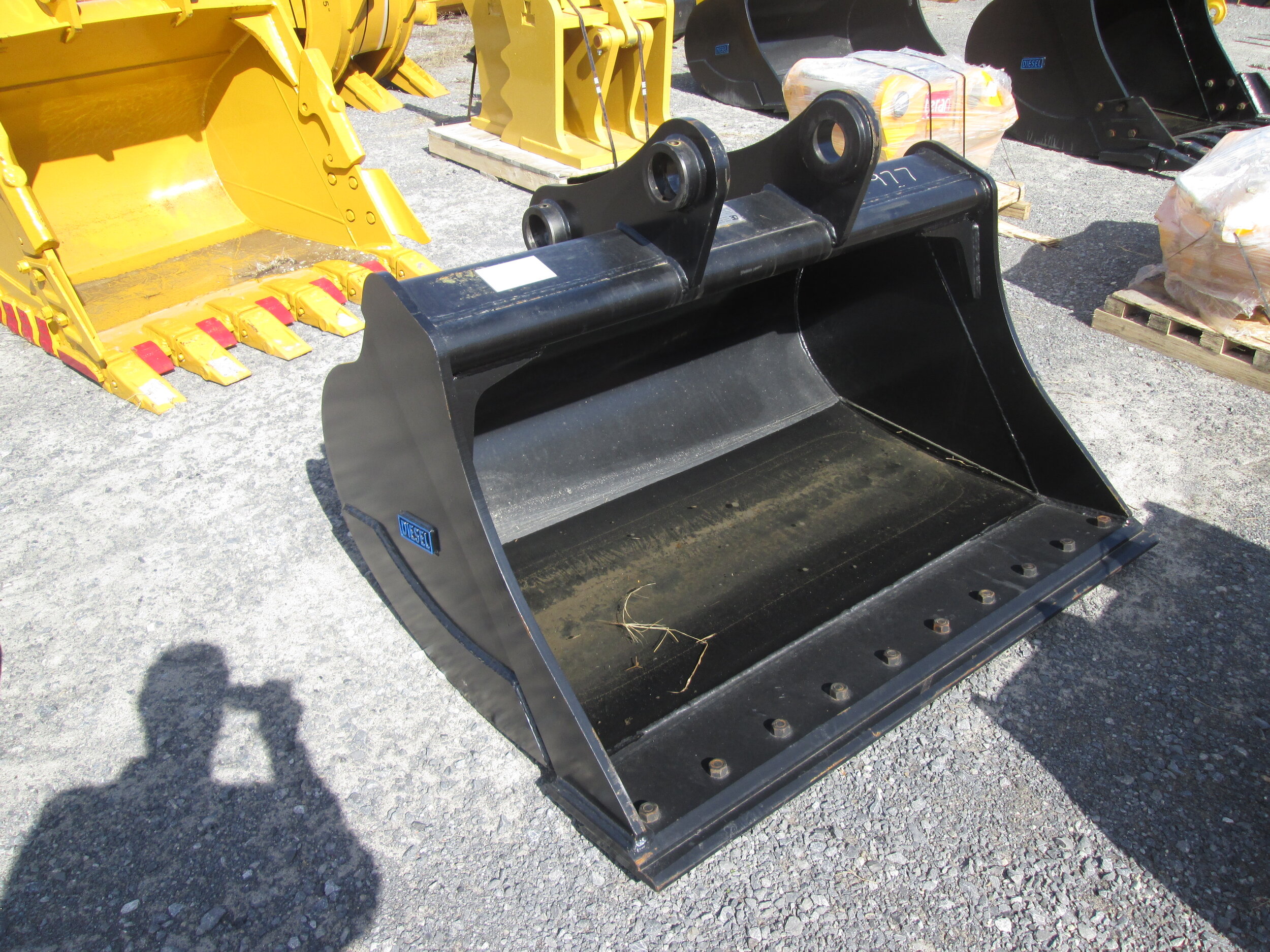 #7977- NEW 60" DE Ditching Bucket Fits Komatsu PC200, Kobelco SK200 CAT320-323 Hitachi John Deere 150-200 - REGULAR PRICE $4,723.95 CASH OR WIRE TRANSFER PRICE IS