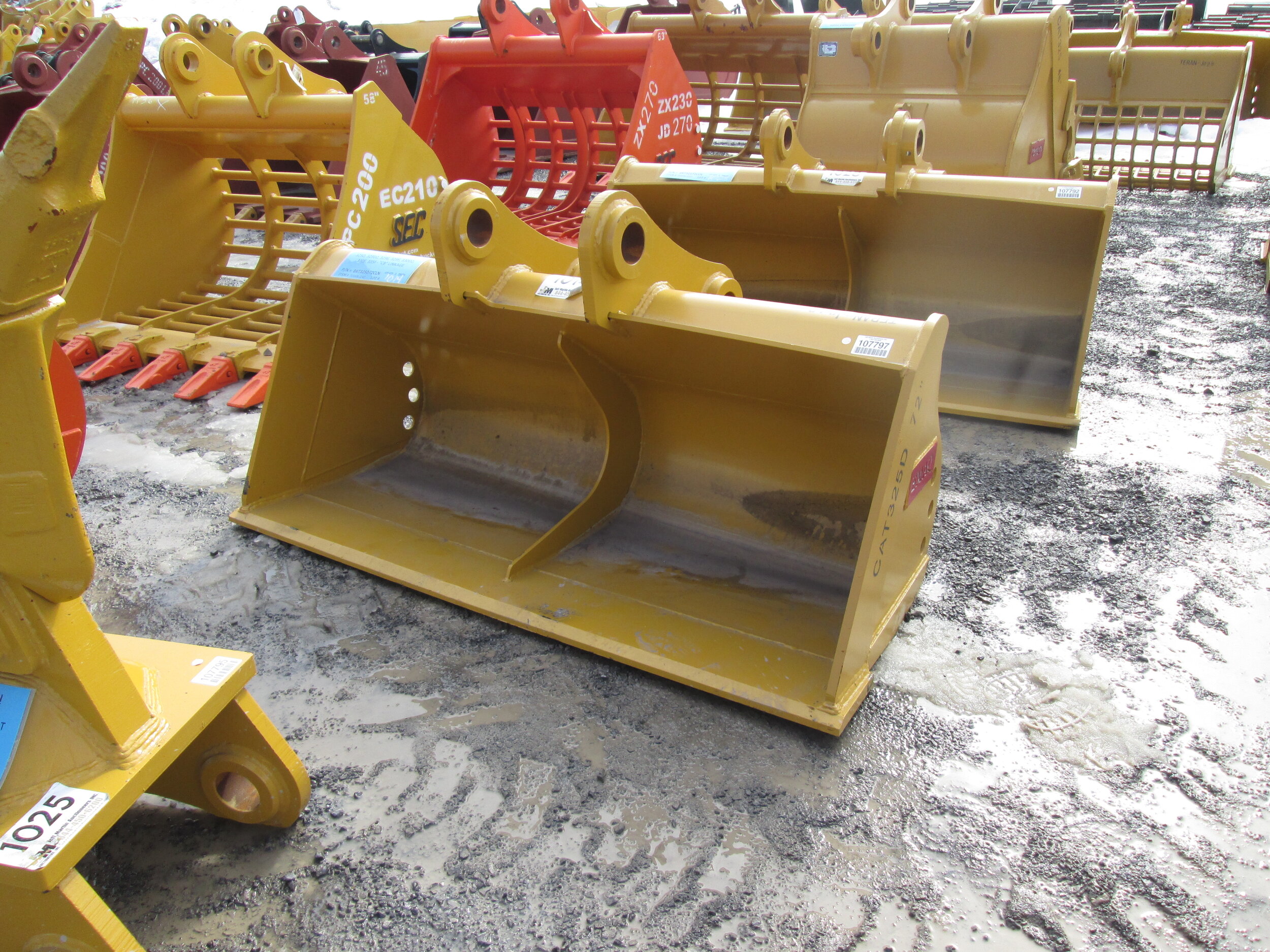 #4225-  NEW 72" EMAQ Ditching Bucket Cat 325D, Komatsu PC300-6, Kobelco SK200 - REGULAR PRICE $5,248.95 CASH OR WIRE TRANSFER PRICE IS