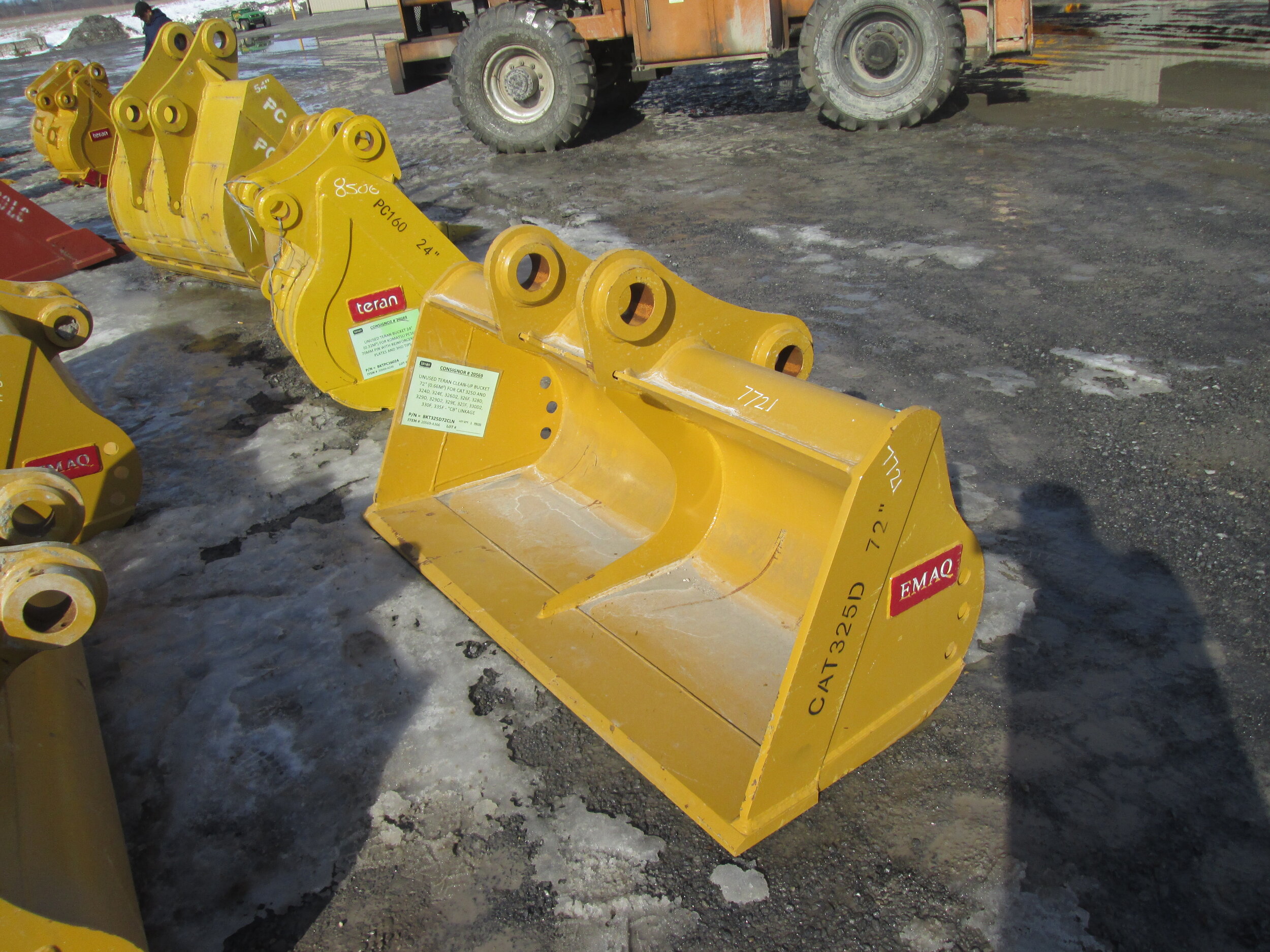 #3959 -  NEW 72" EMAQ Ditching Bucket CAT325D, Komatsu  PC300-6, Kobelco SK220  - REGULAR PRICE $5,248.95 CASH OR WIRE TRANSFER PRICE IS