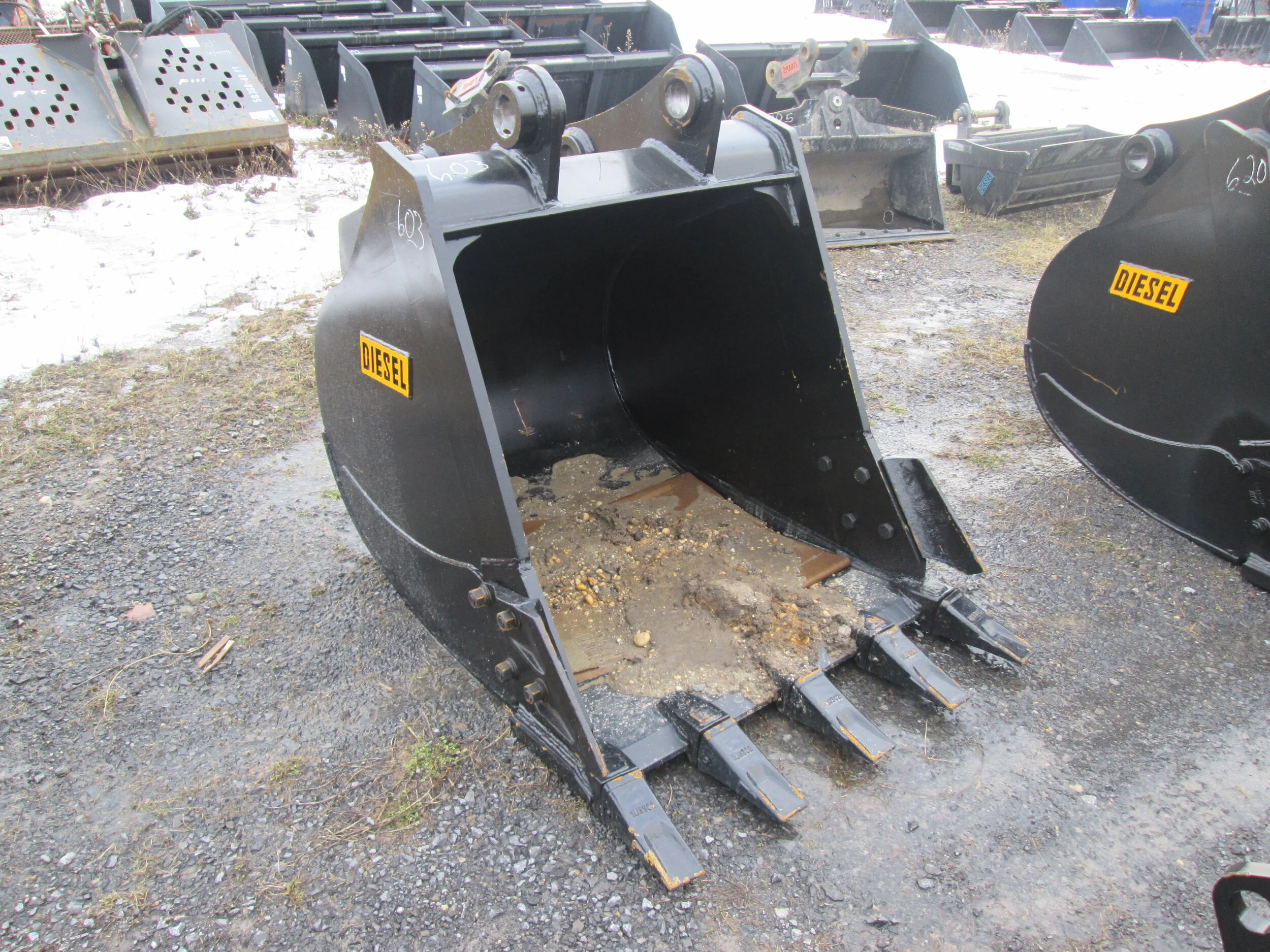 #603- New 42" DE Tooth Bucket Komatsu PC200, Kobelco SK200, CAT 320 - REGULAR PRICE $5,248.95 CASH OR WIRE TRANSFER PRICE IS