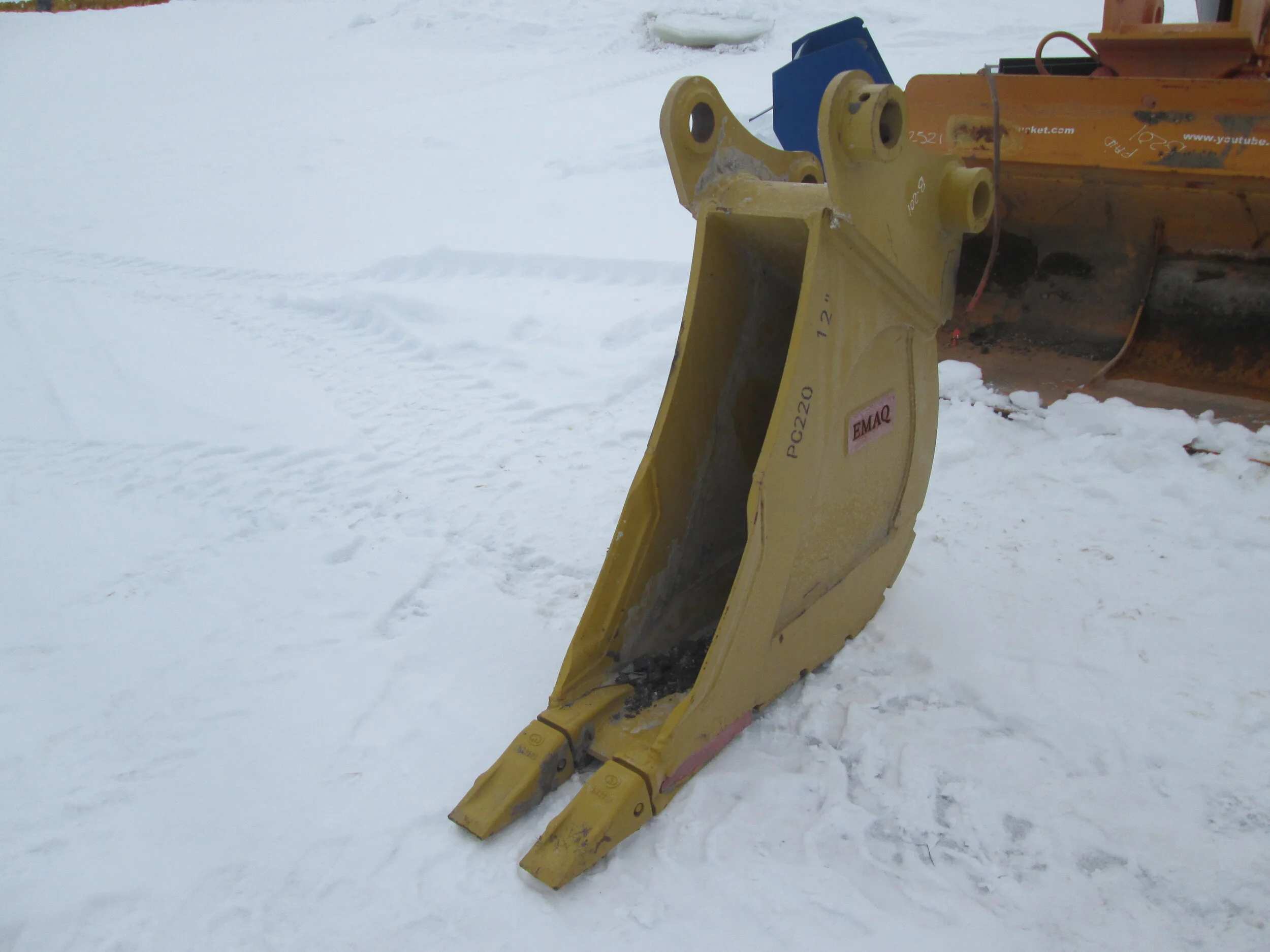 #3840- New 12" EMAQ Tooth Bucket Komatsu PC200, Kobelco SK200, Volvo EX210  - REGULAR PRICE $3,833.95 CASH OR WIRE TRANSFER PRICE IS