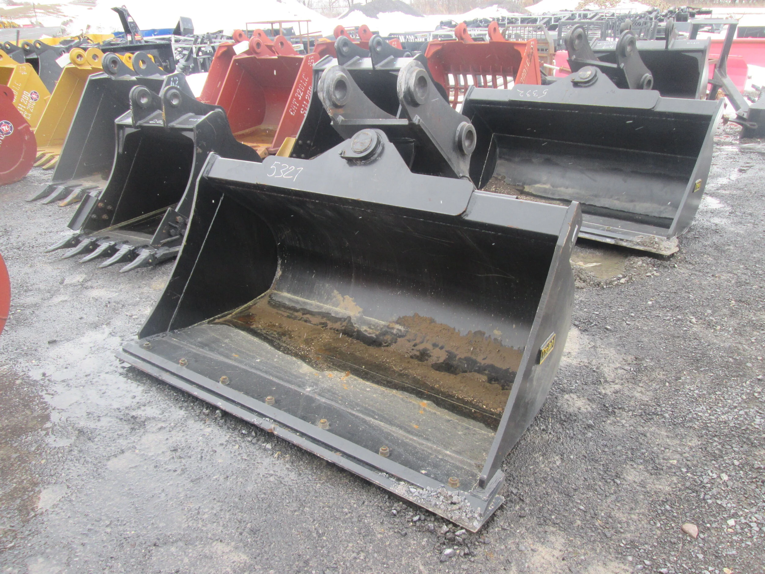 #5327-  New 72" DE/Trojan Hydraulic Tilt Ditching Bucket CAT320, Komatsu PC200, Kobelco SK200 - REGULAR PRICE $8,398.95 CASH OR WIRE TRANSFER PRICE IS