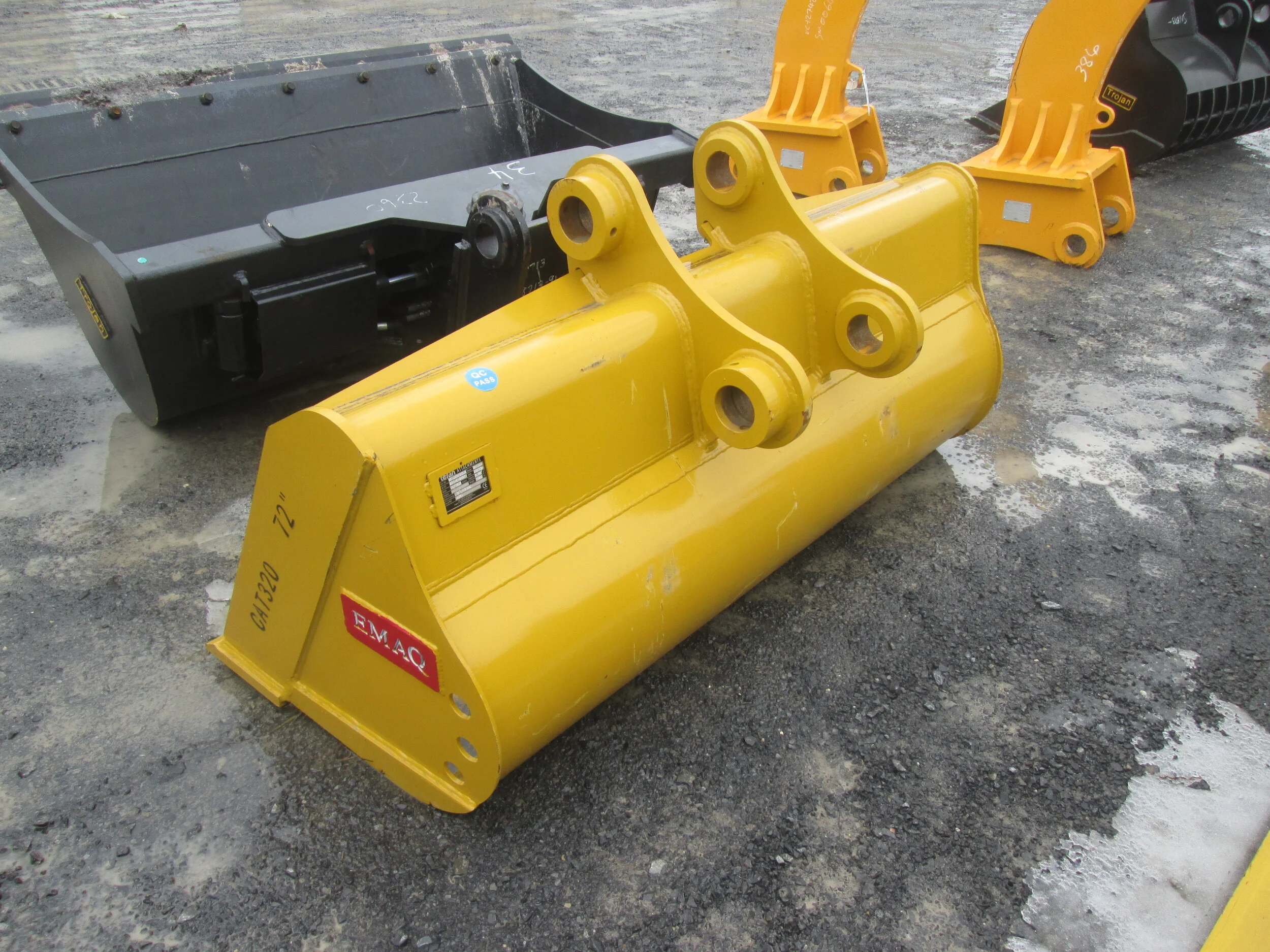 4364 72" New EMAQ Ditching Bucket CAT 320323 Hitachi John Deere 150