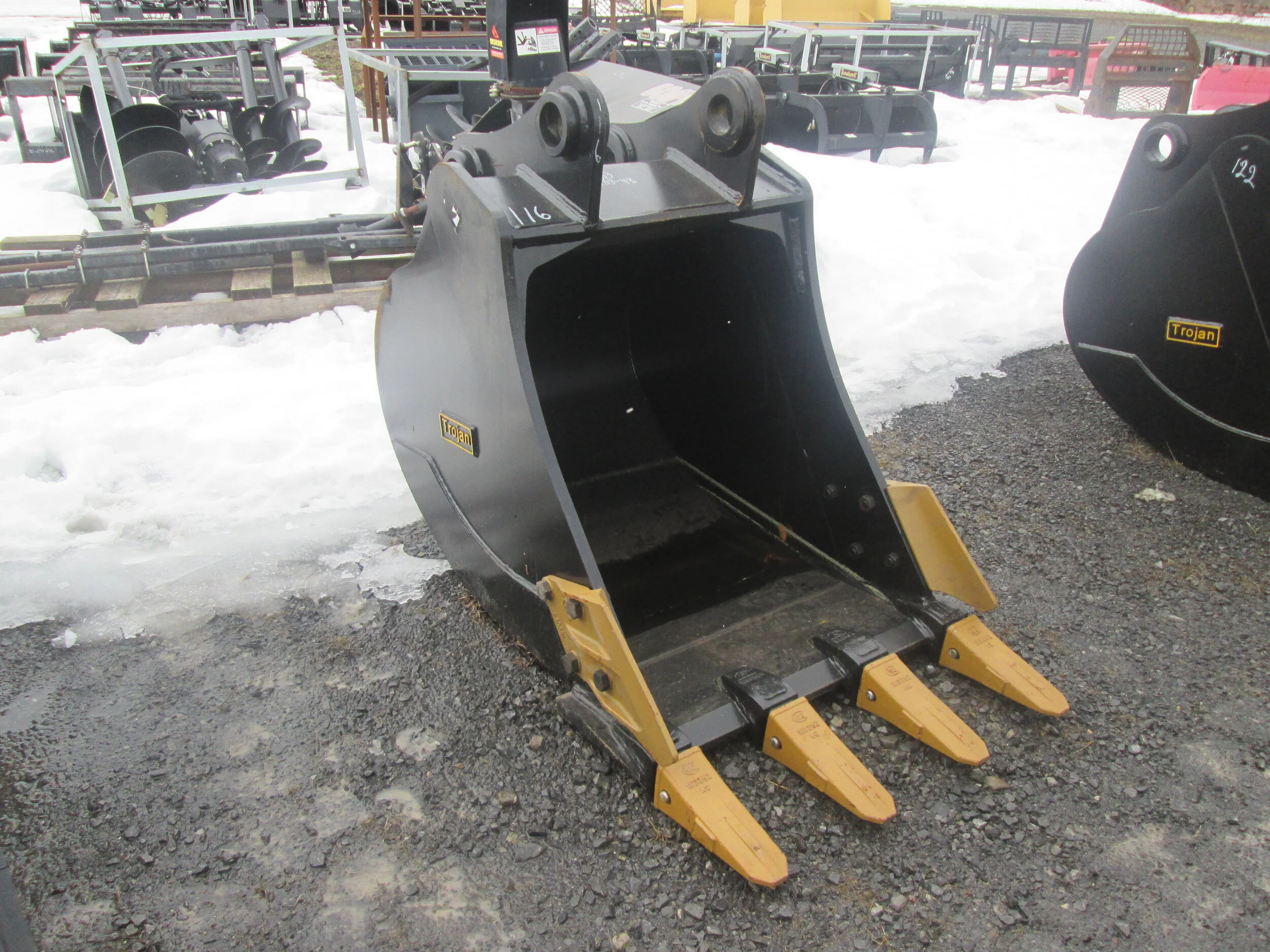 #2441- New 36" DE/Trojan Tooth Bucket  Komatsu PC200, Kobelco SK200, CAT320-323 - REGULAR PRICE $5,248.95 CASH OR WIRE TRANSFER PRICE IS