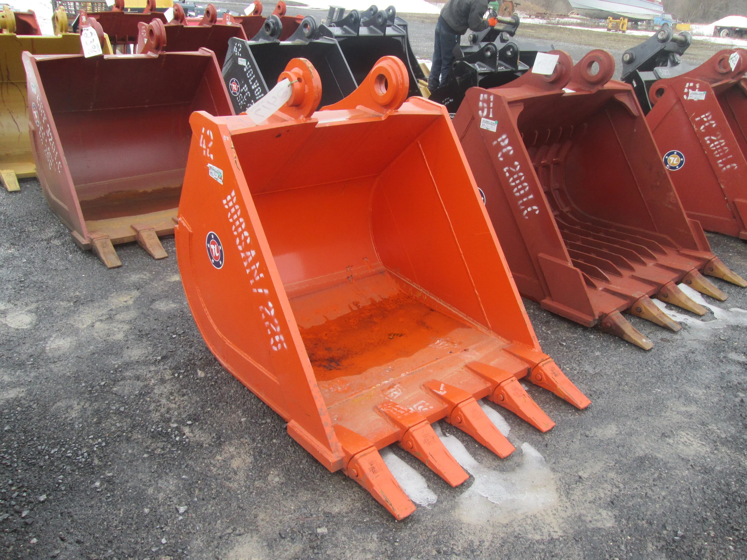 #0198- New 42" TL Tooth Bucket Komatsu PC200, Kobelco SK200, CAT 320  - REGULAR PRICE $3,148.95 CASH OR WIRE TRANSFER PRICE IS