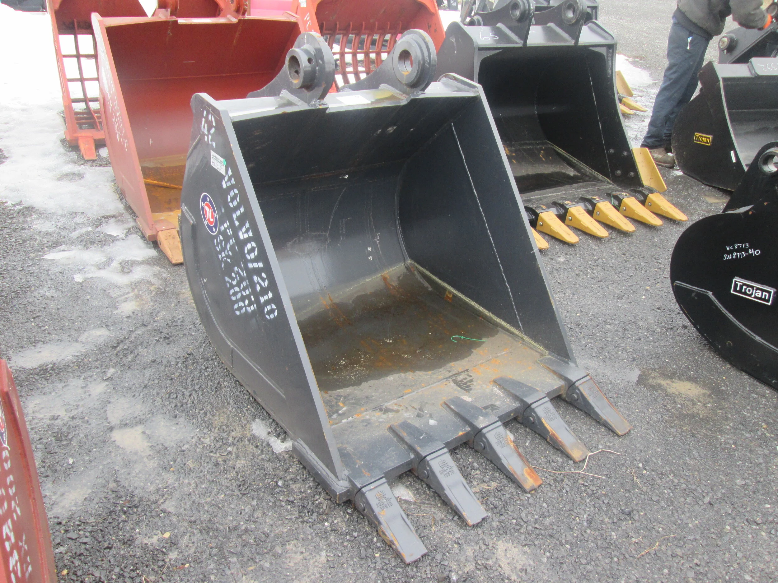 #0124- New 42" TL Tooth Bucket Komatsu PC200, Kobelco SK200, CAT 320-323  - REGULAR PRICE $3,148.95 CASH OR WIRE TRANSFER PRICE IS