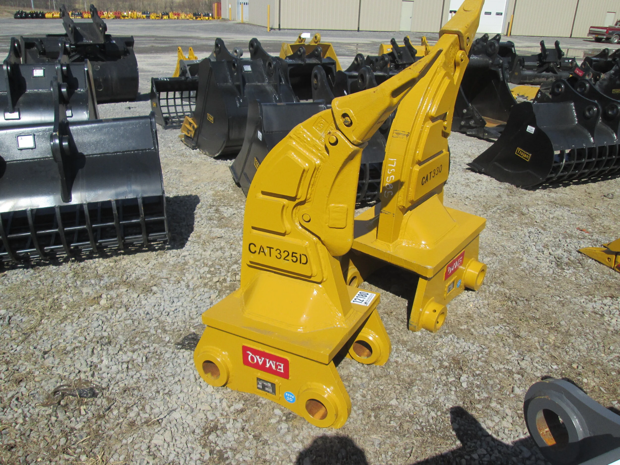 #4645- NEW EMAQ Ripper CAT325D, Kobelco SK220, Komatsu PC300  - REGULAR PRICE $5,248.95 CASH OR WIRE TRANSFER PRICE IS