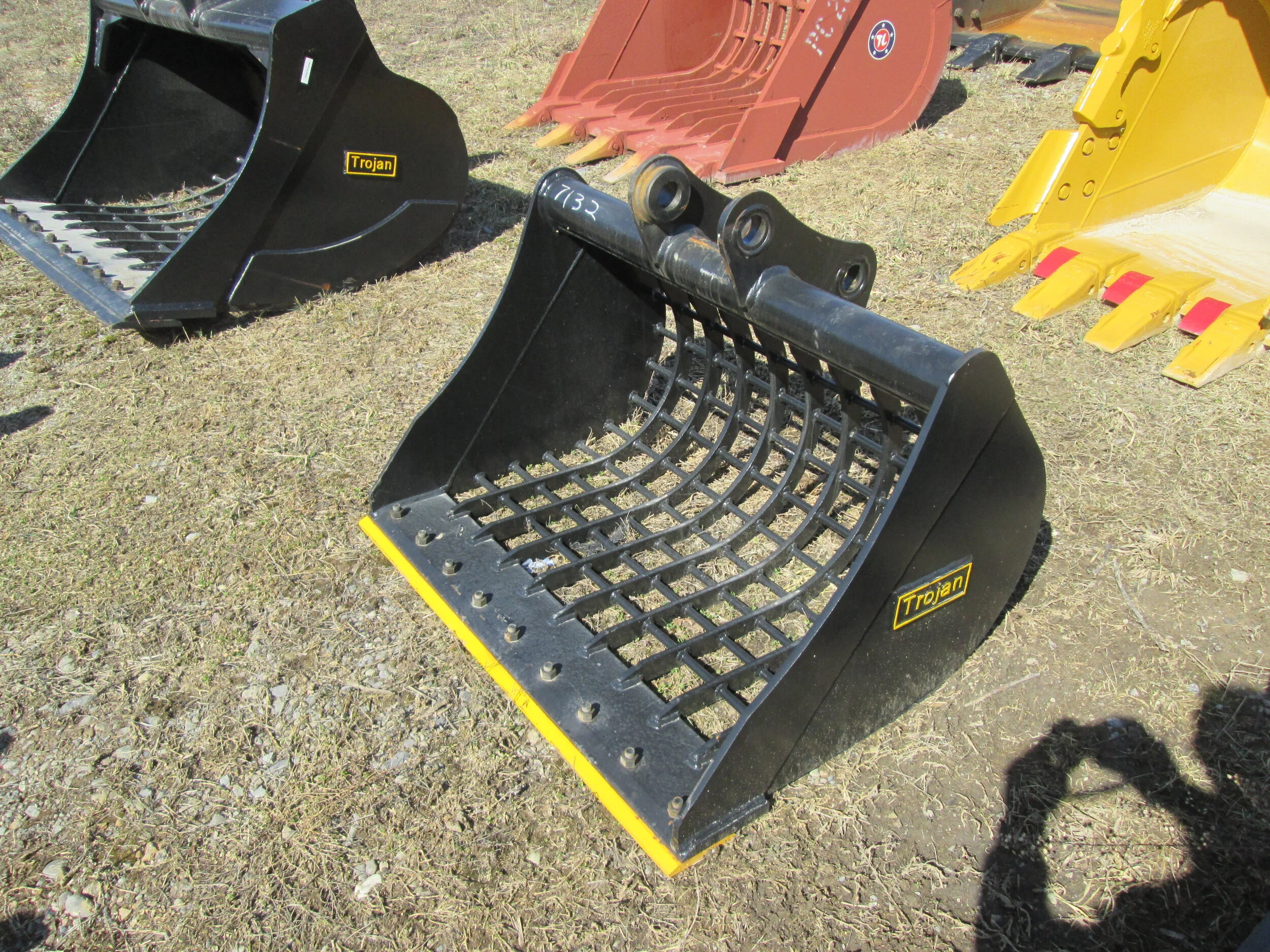 #7132-NEW 42"  DE/Trojan Skeleton Ditching Bucket Cat 304C, Hitachi EX50, Case CX50   - REGULAR PRICE $4,198.95 CASH OR WIRE TRANSFER PRICE IS
