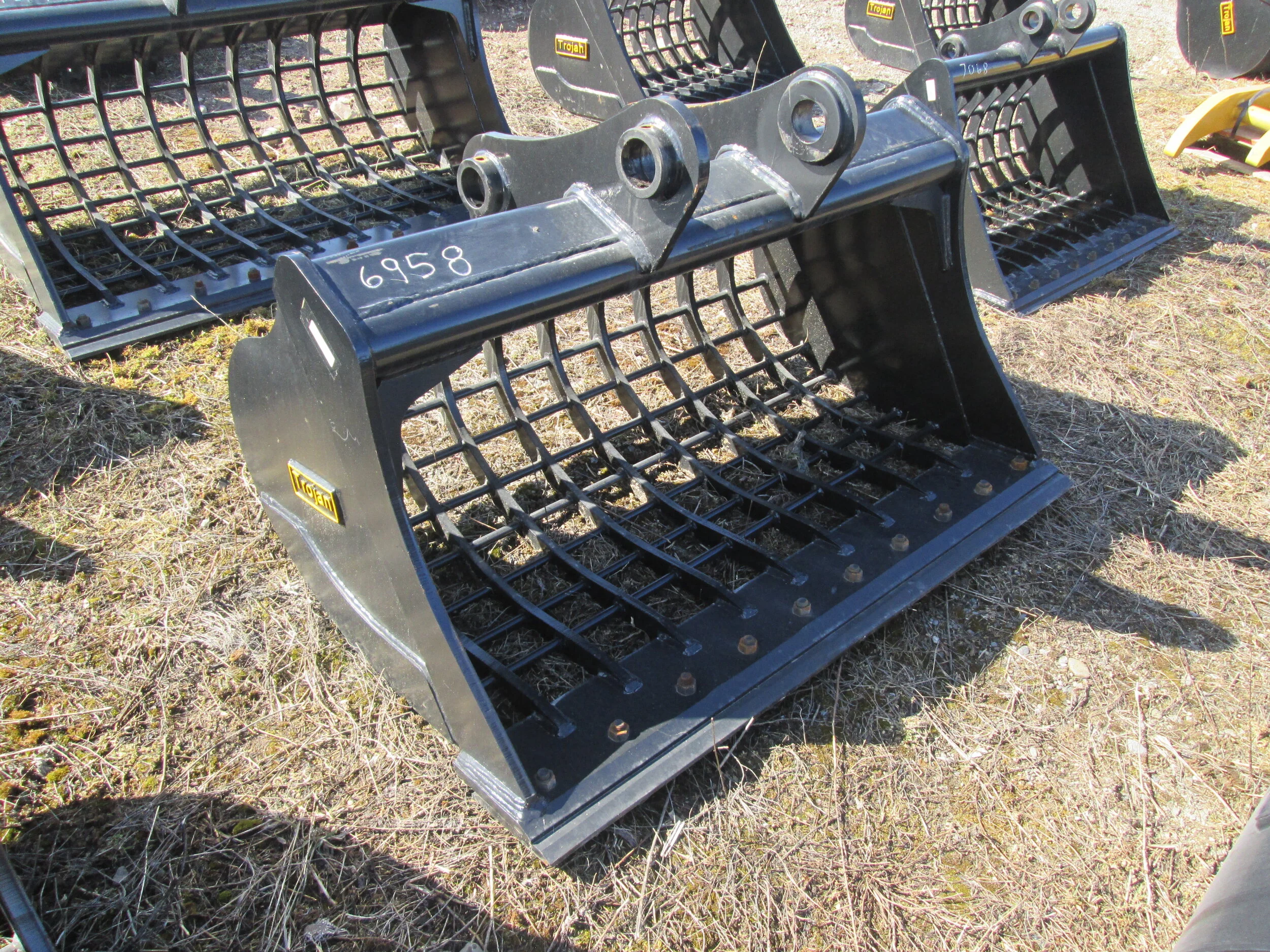 6958 60" New DE/Trojan Skeleton Ditching Bucket Komatsu PC160, LIEBHERR R904, NEW HOLLAND