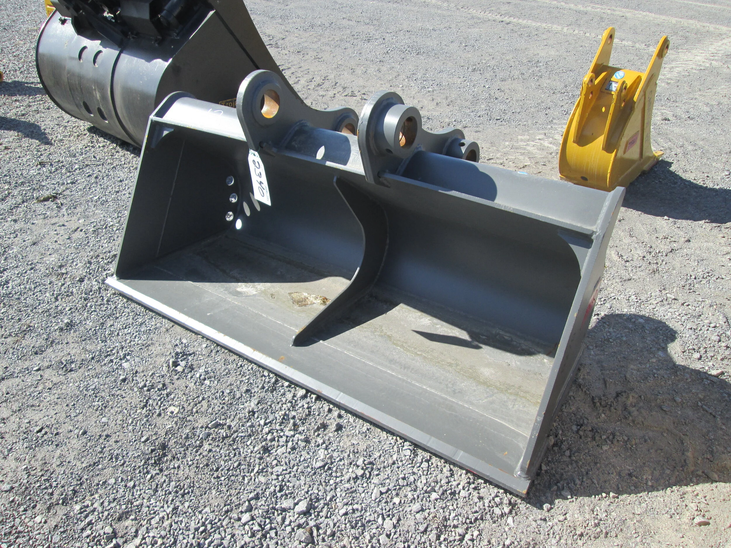 #5666-  NEW 72" EMAQ Ditching Bucket Hitachi EX270, Komatsu PC300-3, JD220 - REGULAR PRICE $6,298.95 CASH OR WIRE TRANSFER PRICE IS