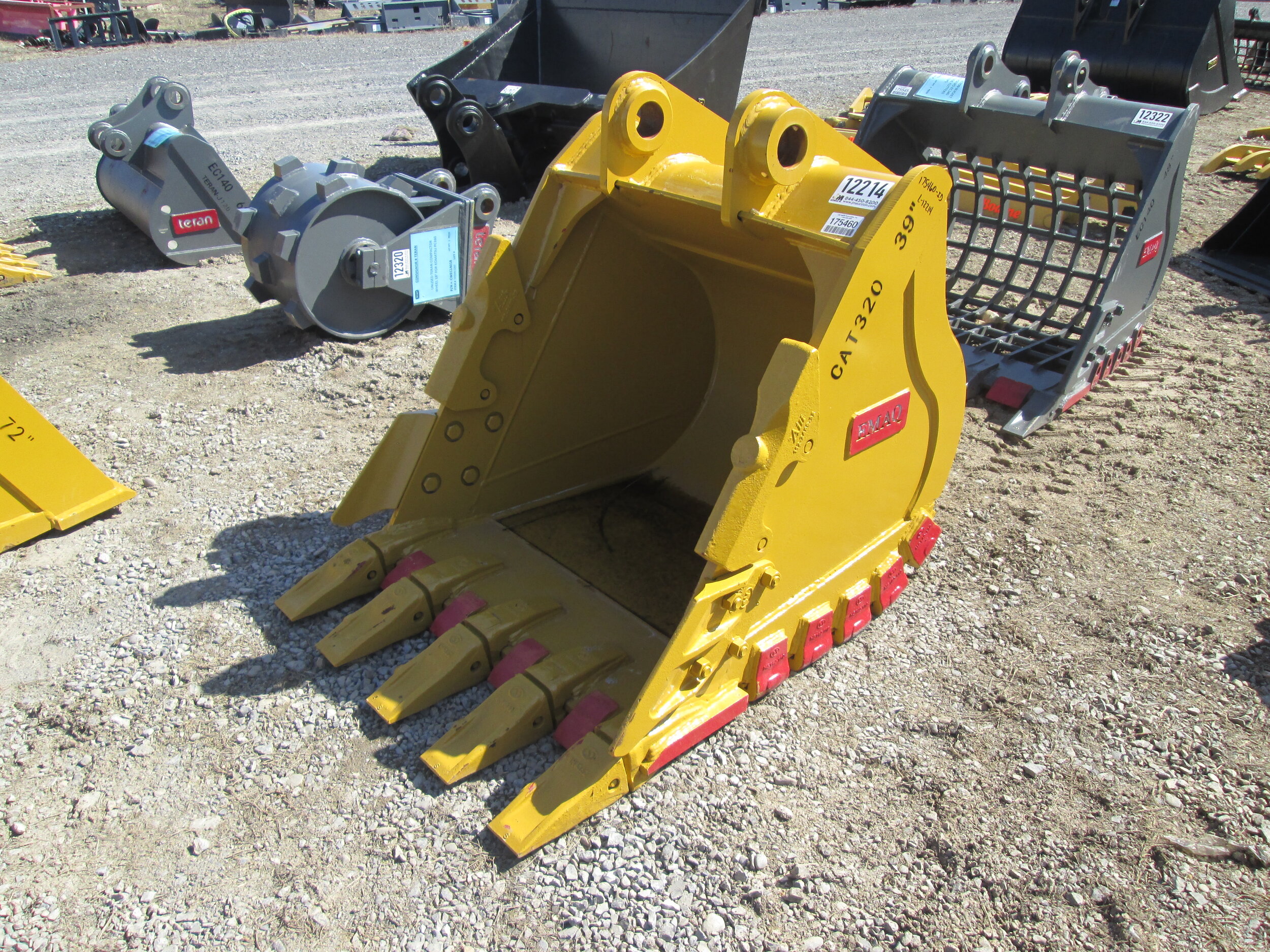 #0675- New 39" EMAQ/HD Tooth Bucket  CAT 320-323, Hitachi, John Deere 150-200 - REGULAR PRICE $6,298.95 CASH OR WIRE TRANSFER PRICE IS