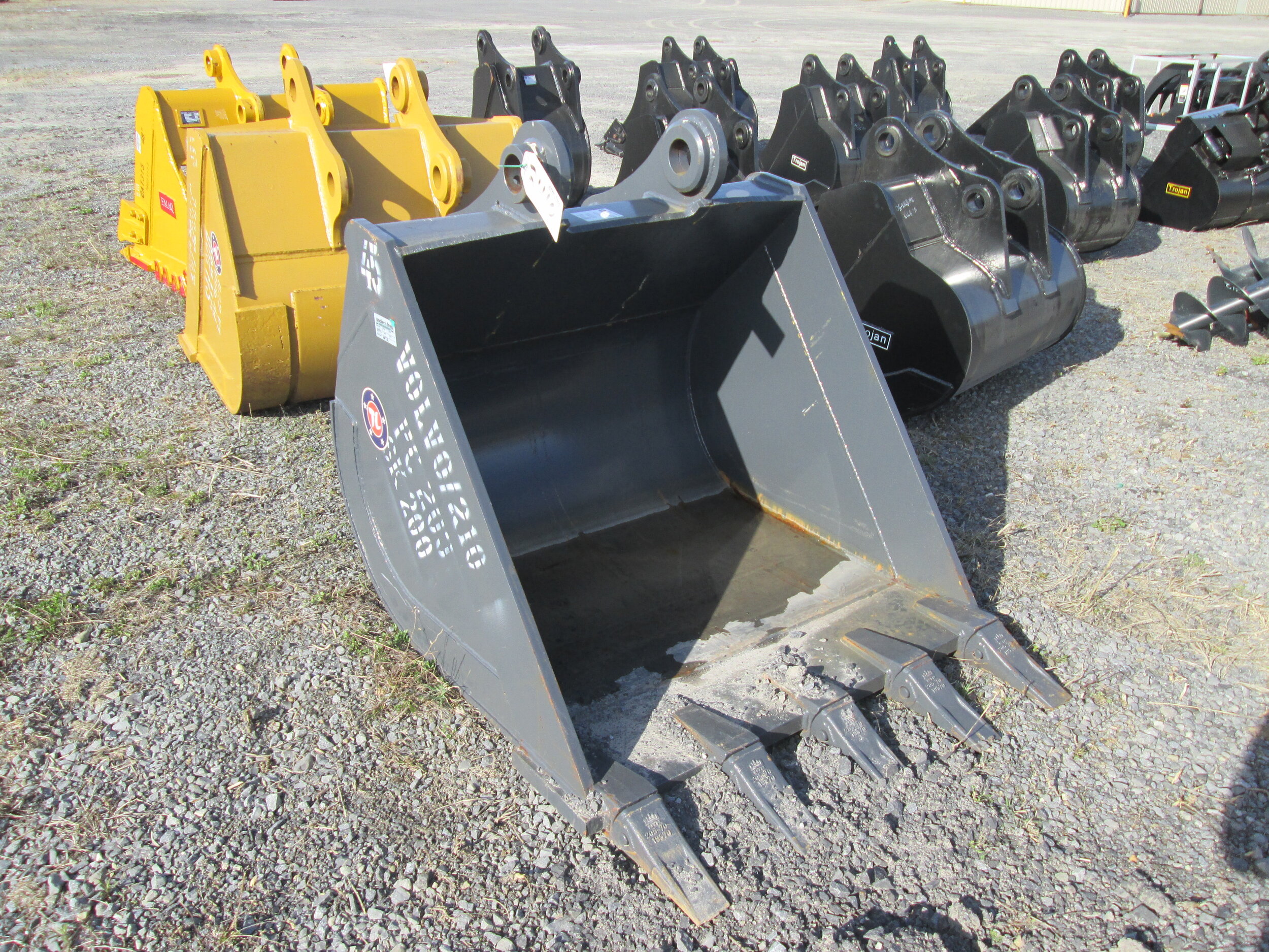 #0182- New 45" TL Tooth Bucket Kobelco SK200, Komatsu PC200, CAT 320-323 - REGULAR PRICE $3,463.95 CASH OR WIRE TRANSFER PRICE IS