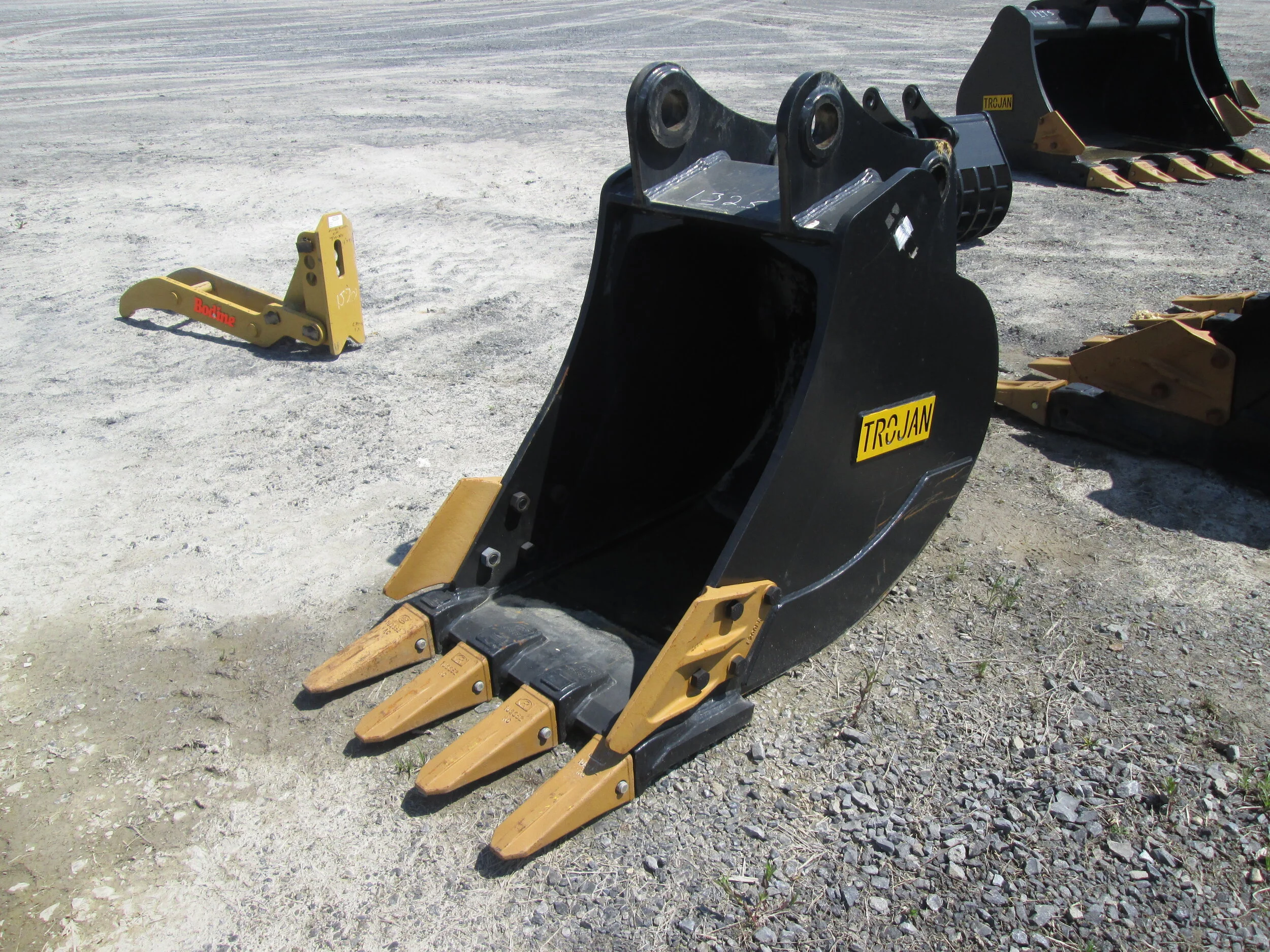 #1325- New 30" DE/Trojan  Tooth Bucket Komatsu PC200, Kobelco SK200, CAT320  - REGULAR PRICE $4,513.95 CASH OR WIRE TRANSFER PRICE IS