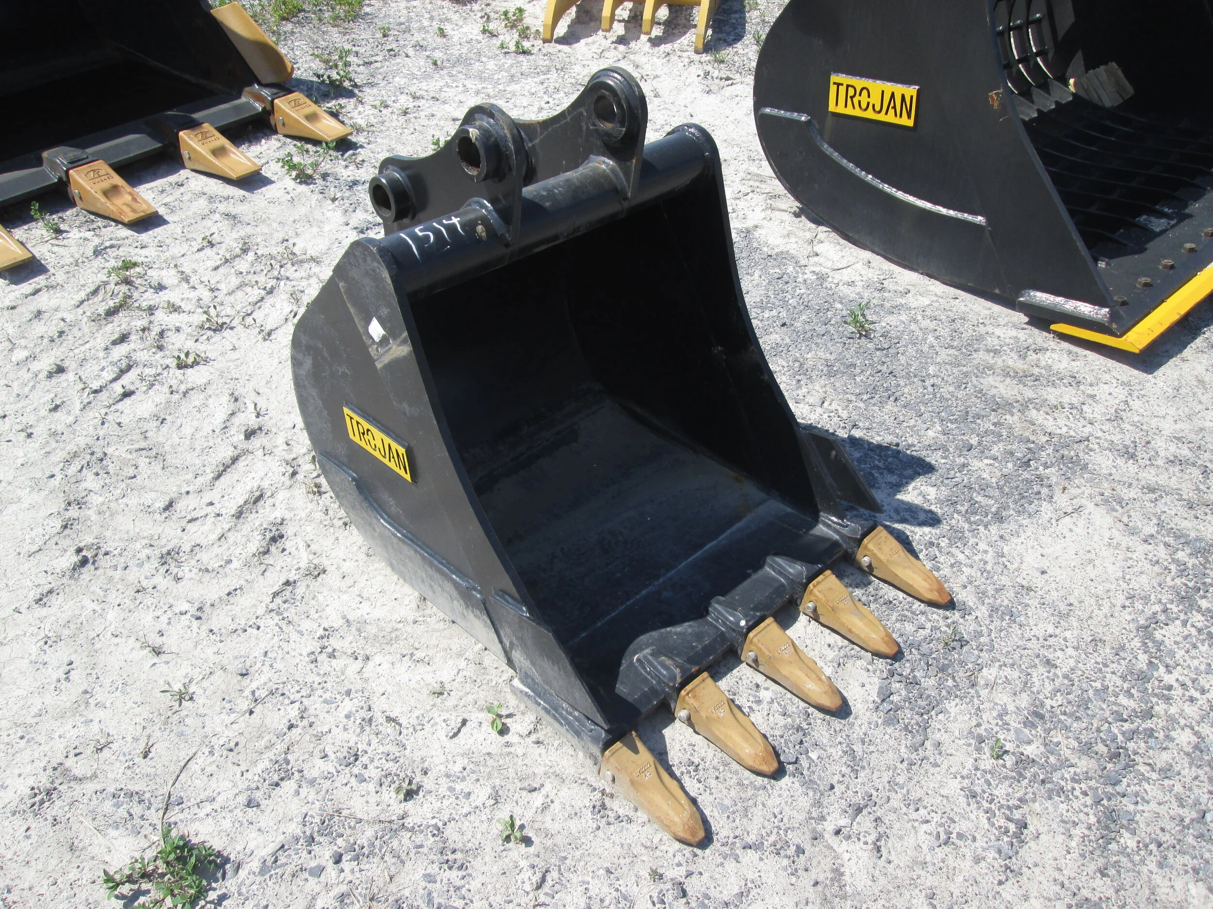 #1514- New 30" DE/Trojan Tooth Bucket CAT307D - REGULAR PRICE $2,623.95 CASH OR WIRE TRANSFER PRICE IS