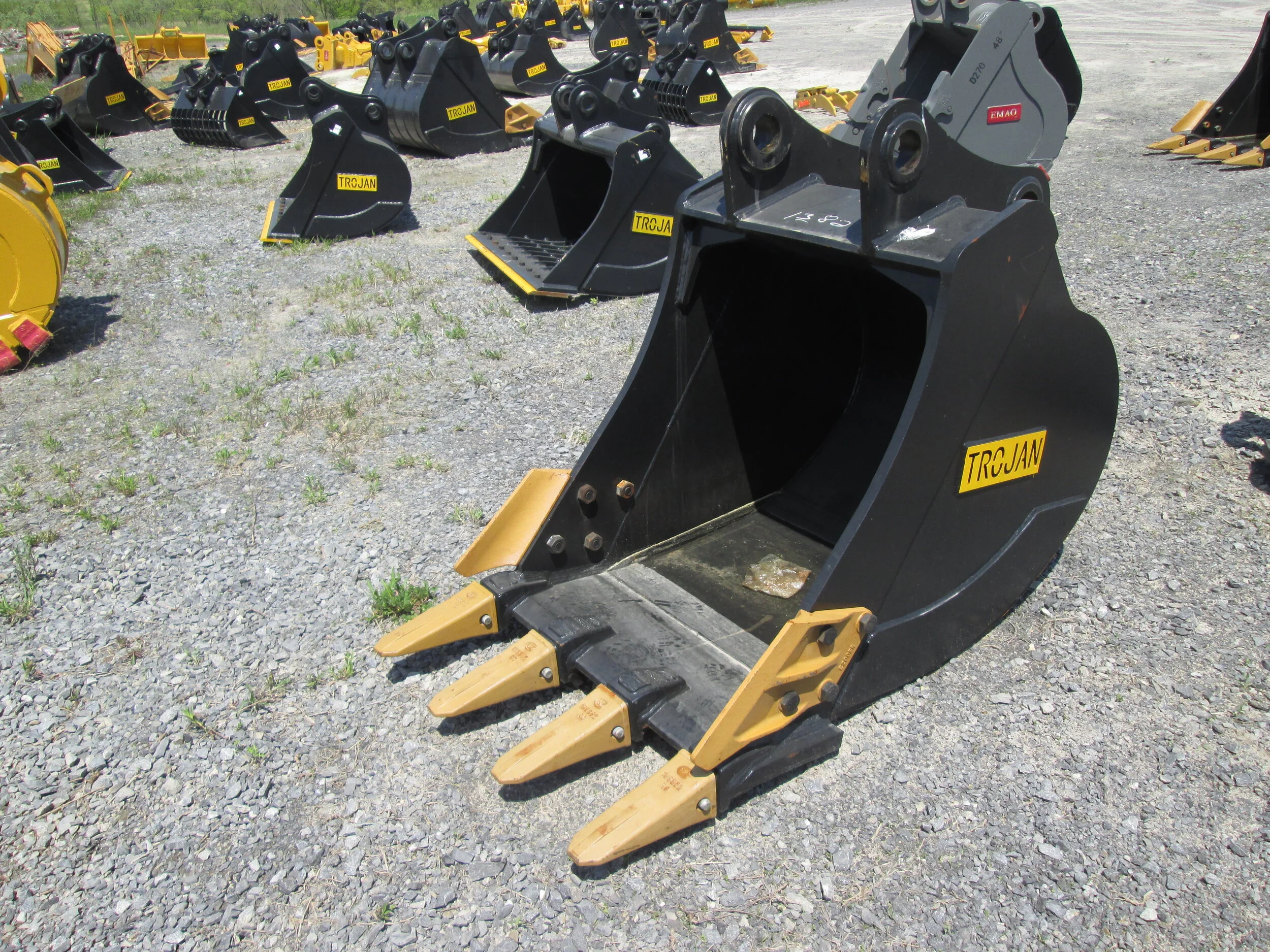 #1382- New 36" DE/Trojan Tooth Bucket  Komatsu PC200, Kobelco SK200, CAT320 - REGULAR PRICE $5,248.95 CASH OR WIRE TRANSFER PRICE IS