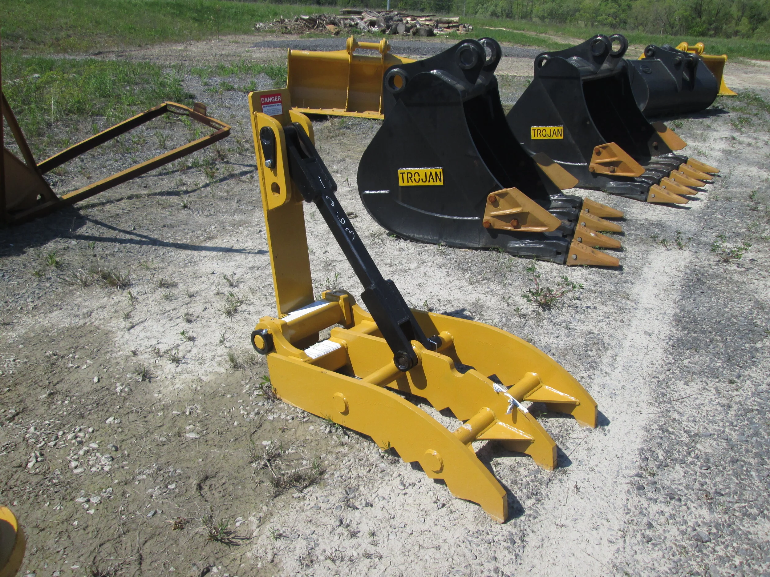#1263- NEW Gentec 3 Finger Adjustable Manual Thumb - REGULAR PRICE $3,148.95 CASH OR WIRE TRANSFER PRICE IS