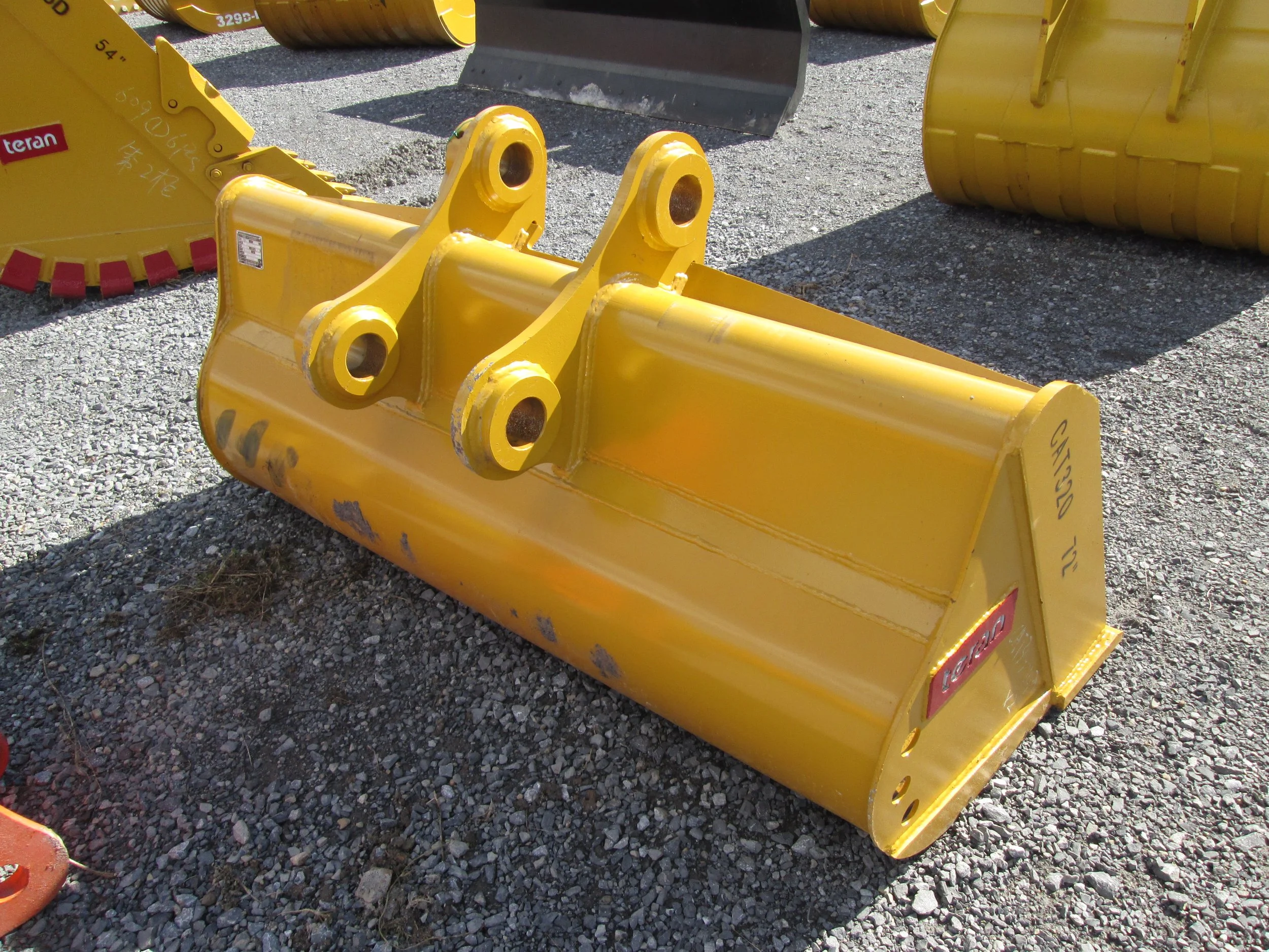 6597 72" NEW EMAQ DITCHING BUCKET CAT 320323 Hitachi John Deere 150