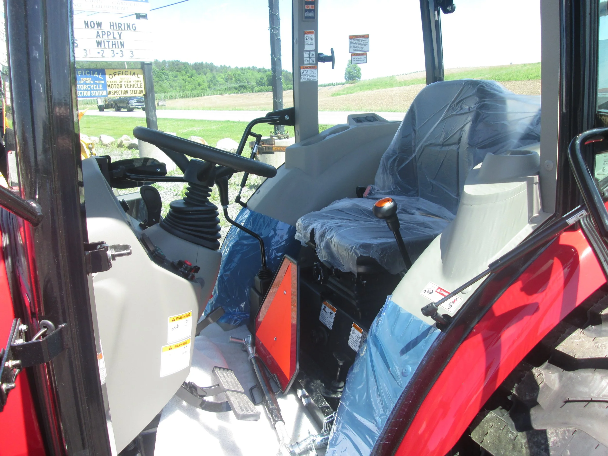 TYM T494 HST Cab (5).JPG