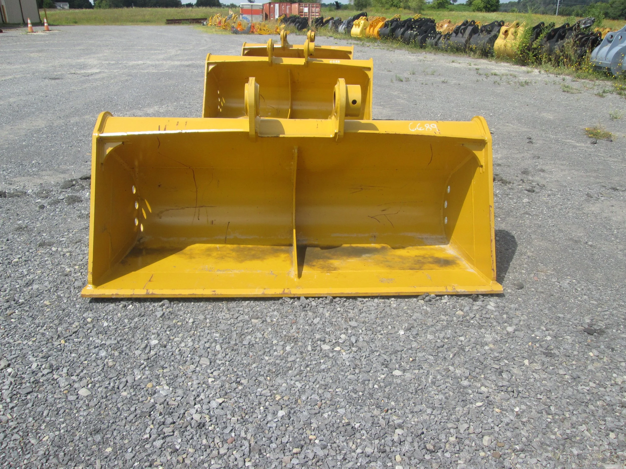 #4631- NEW 72" EMAQ Ditching Bucket Fits Komatsu PC200, Kobelco SK200 CAT320-323 Hitachi, John Deere 150-200 - REGULAR PRICE $5,248.95 CASH OR WIRE TRANSFER PRICE IS