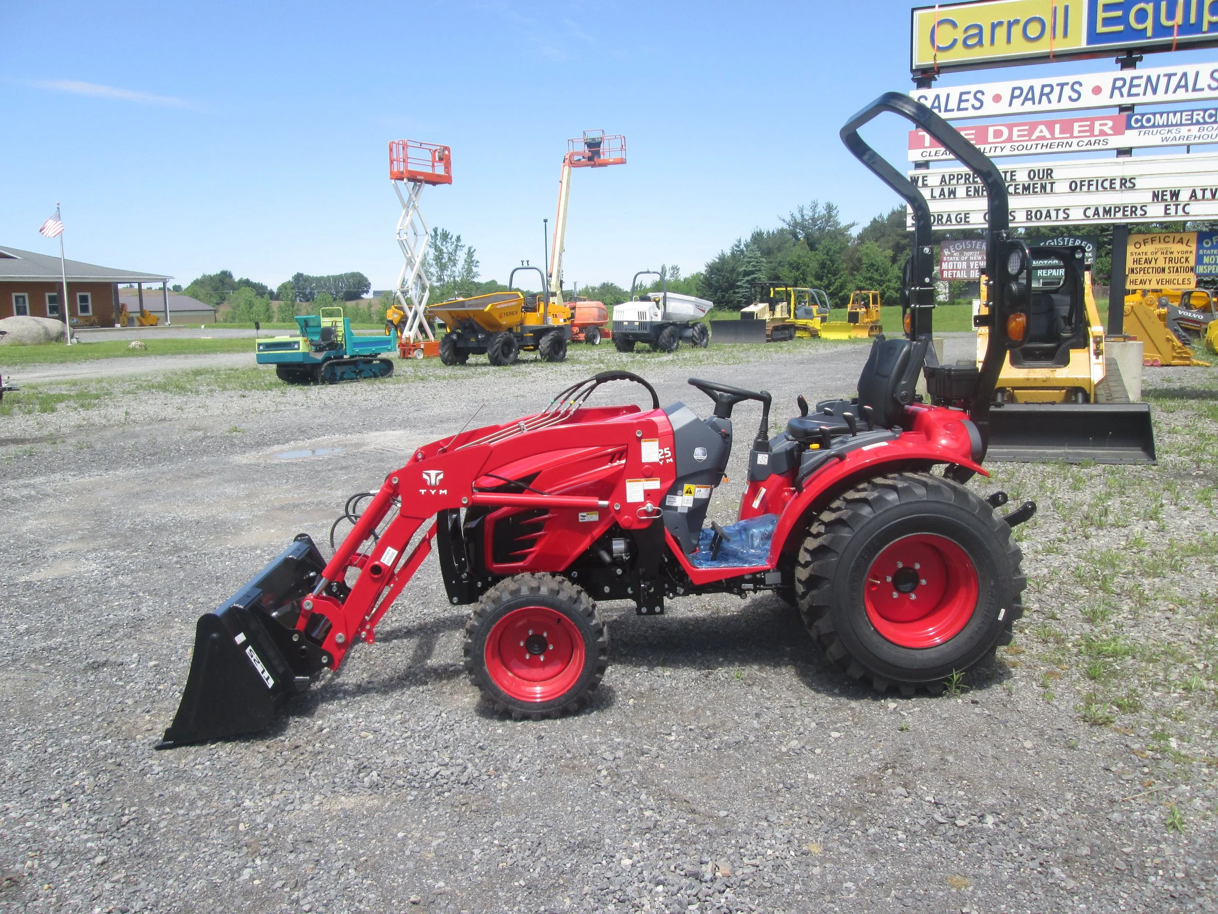 #1061- NEW TYM T25 HST Tractor, Loader
