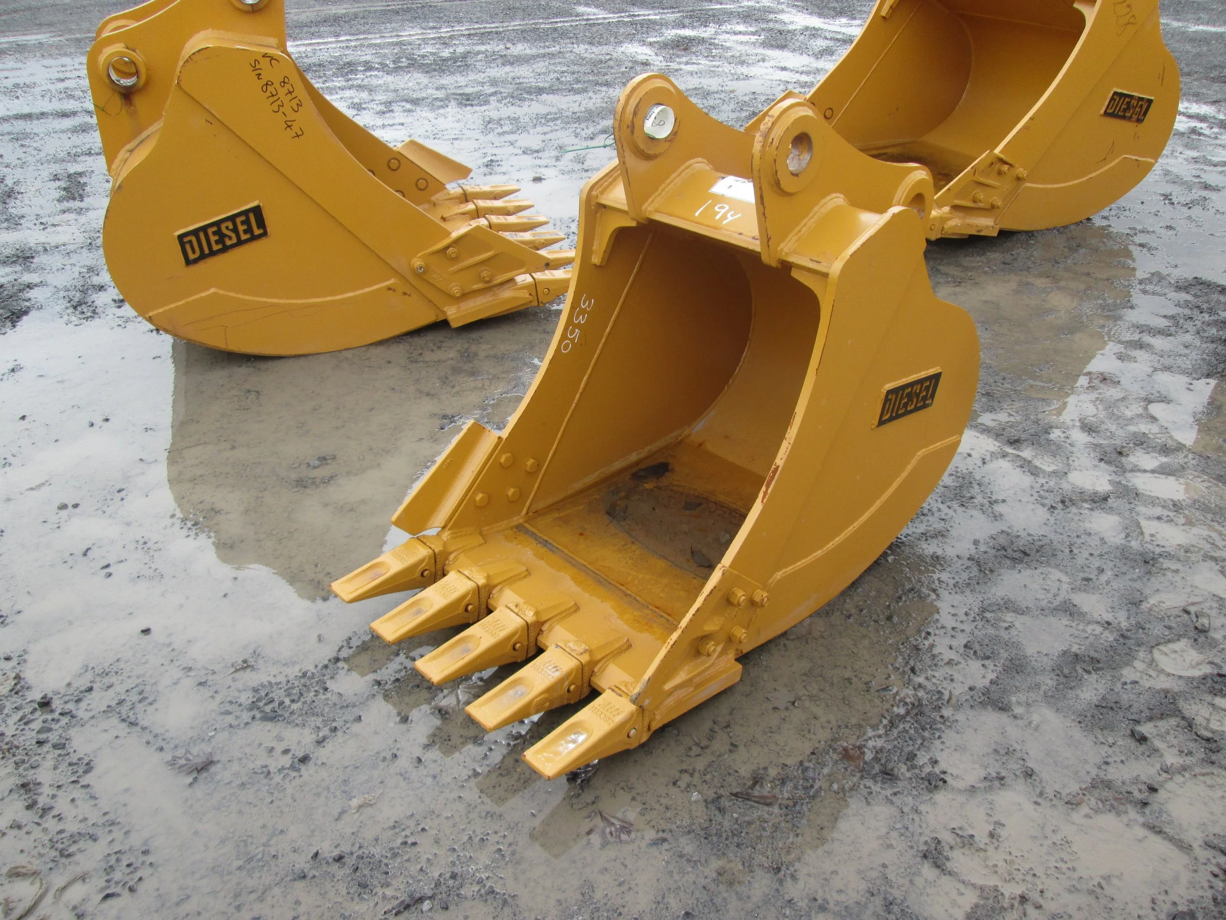 3350 DE 30in Tooth Bucket (3.21.19).JPG
