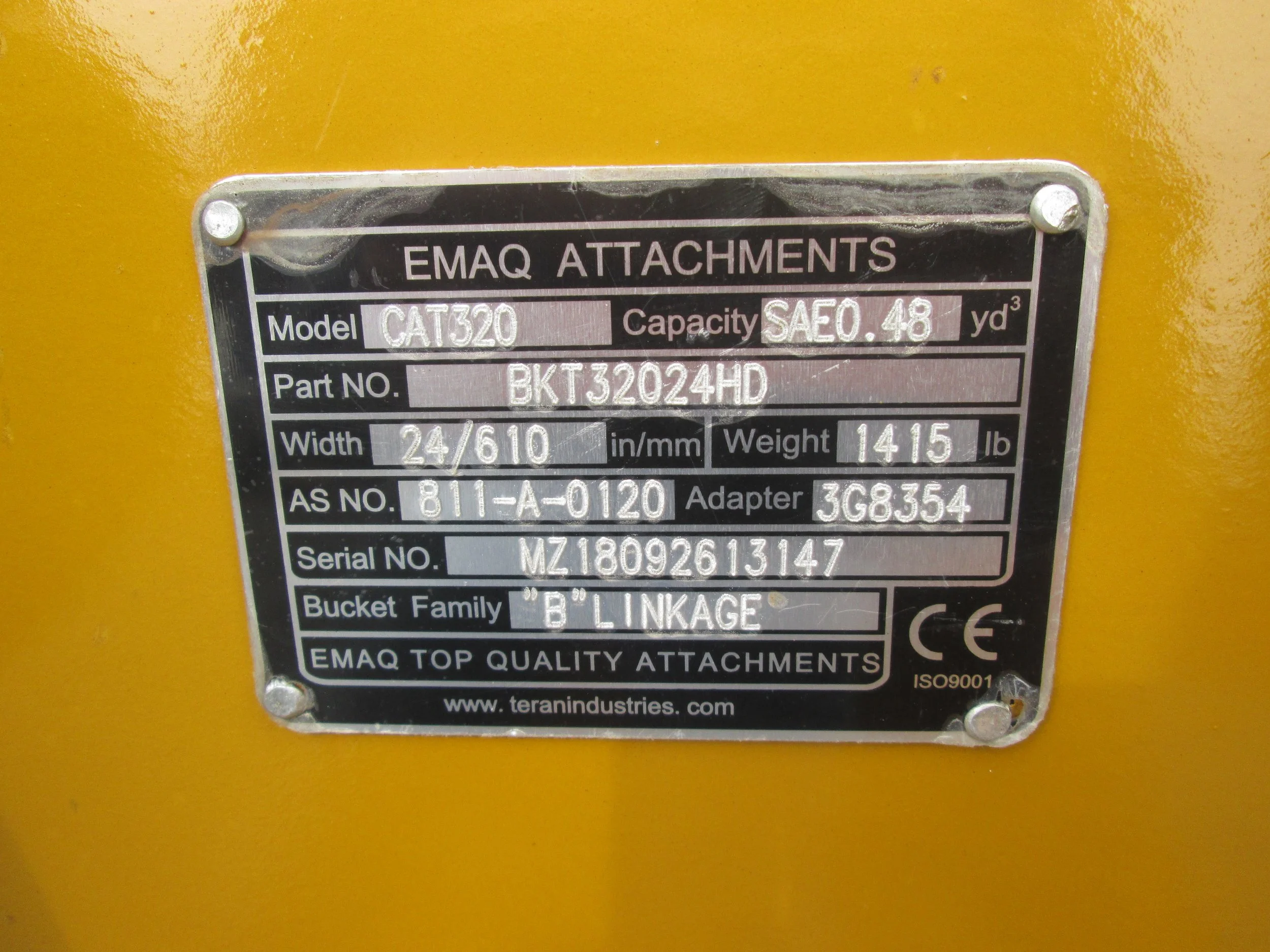 3147 EMAQ 24in Tooth Bucket(4.16.19) b.JPG