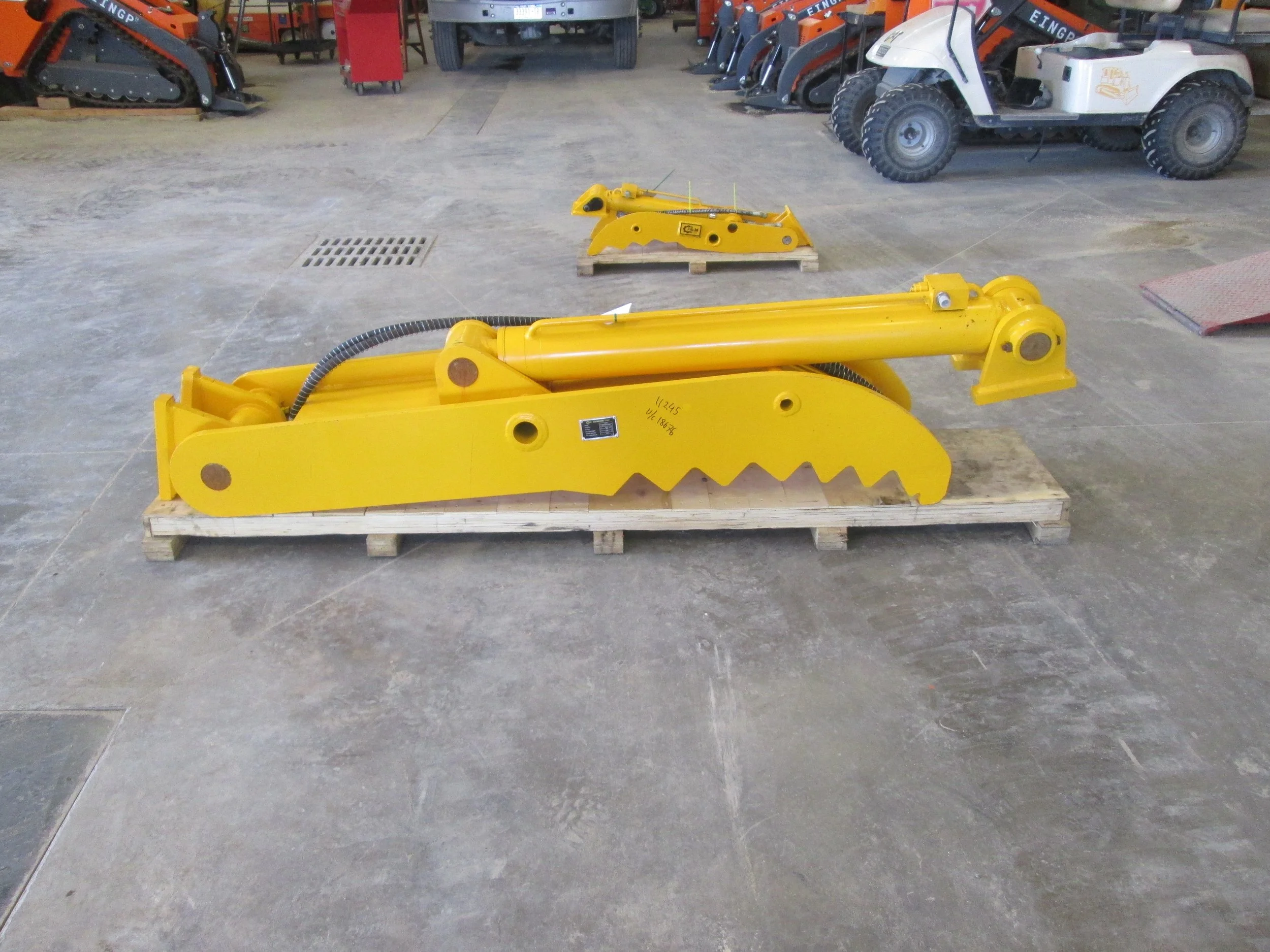#1245- New J&M 7400 16"x74" Hydraulic Thumb - REGULAR PRICE $3,673.95 CASH OR WIRE TRANSFER PRICE IS