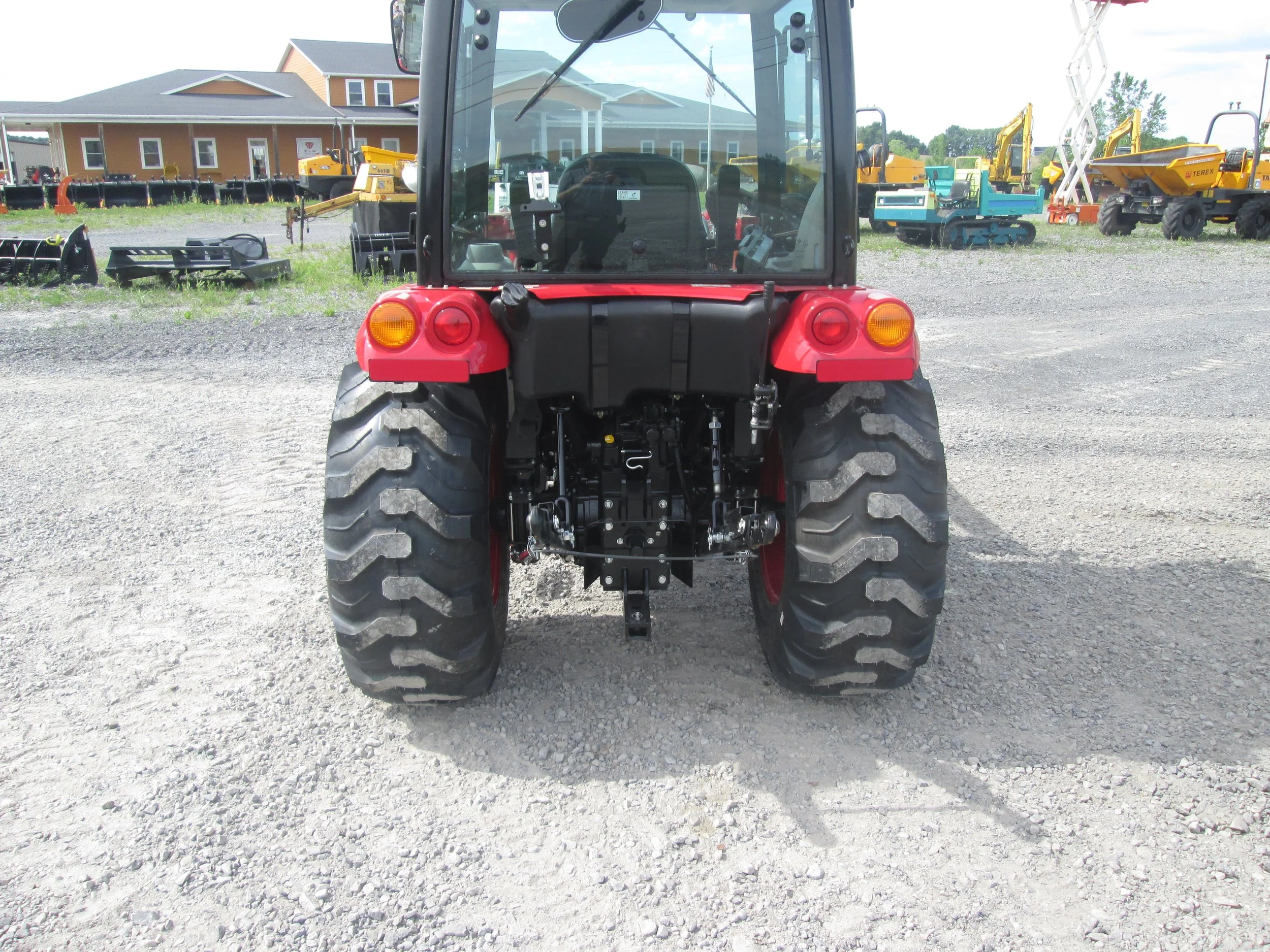 TYM T474 HST CAB (25)#0072.JPG