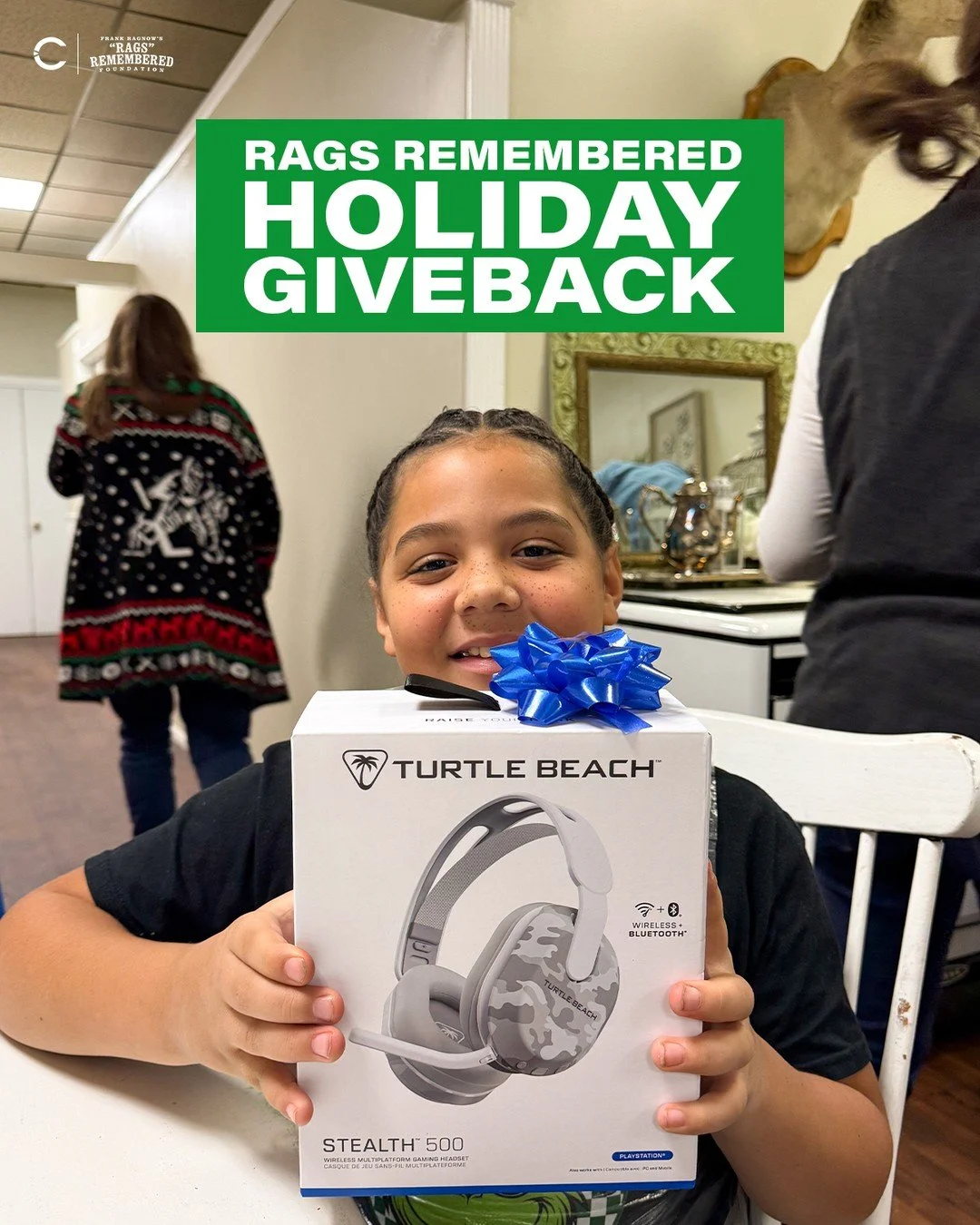 Capture had a blast at the @ragsremembered Holiday Giveback Event in Michigan this past week! 💙

The event featured festive cookie decorating, special gifts from the Rags Remembered Foundation, and a magical drive-through light show at the Wayne Cou