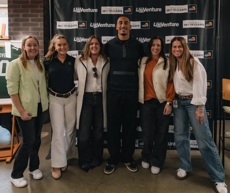 In March, #TeamCSE was in Appleton, Wisconsin with @jordan3love and @handsof10ve distributing cleats to student athletes as a part of the 10ve for Cleats campaign, presented by @usventureinc 👟💚 Nearly 2,000 kids in both California and Wisconsin wil