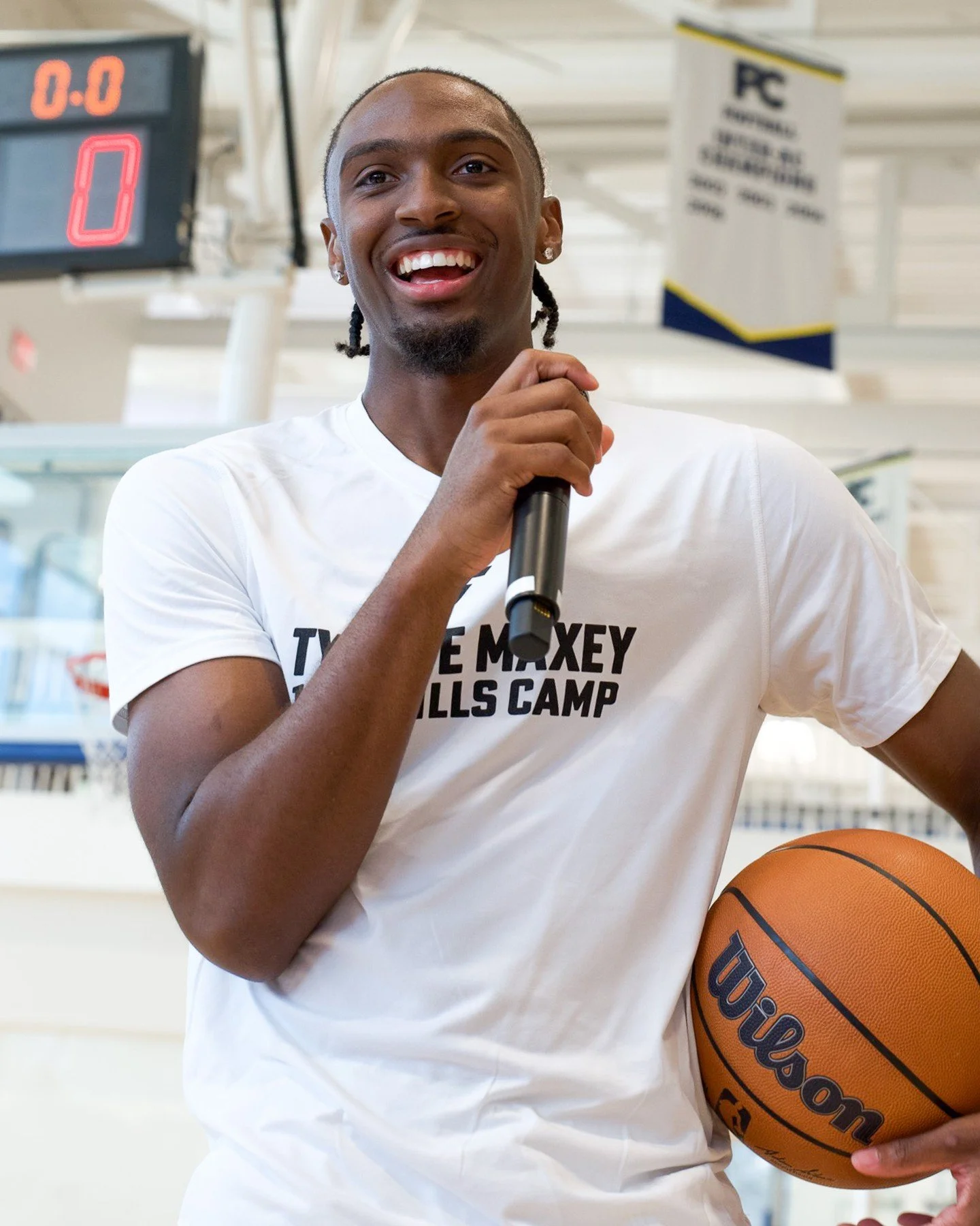 Last Saturday, the 1% Skills Camp closed out an incredible Friends and Family Weekend in Philadelphia, bringing local kids together for a morning of training, competition, and fun with @tyresemaxey 🏀💙

Thank you to everyone who came out and support