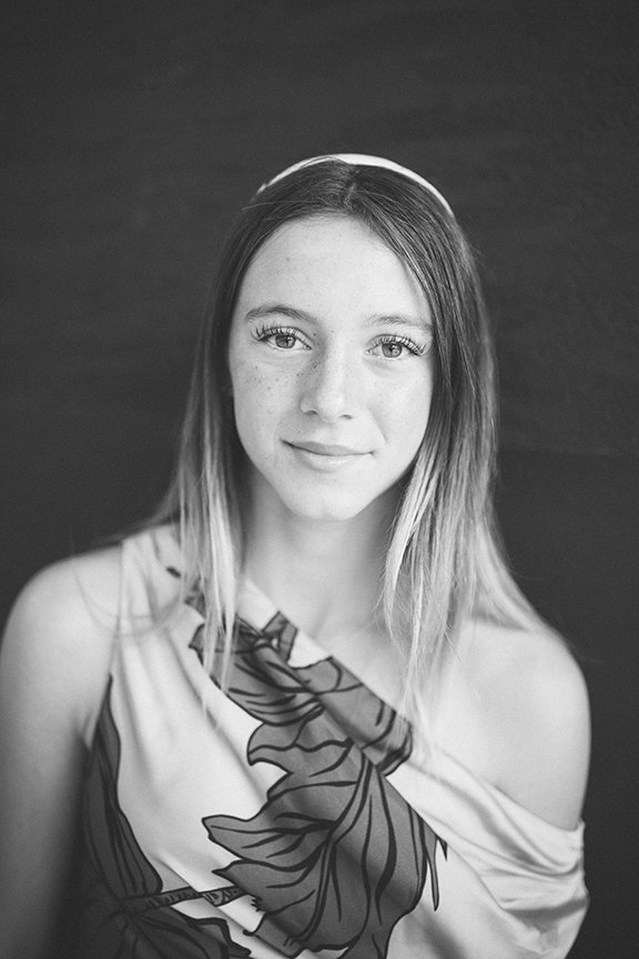 bat-mitzvah-portrait-in-black-and-white.jpg