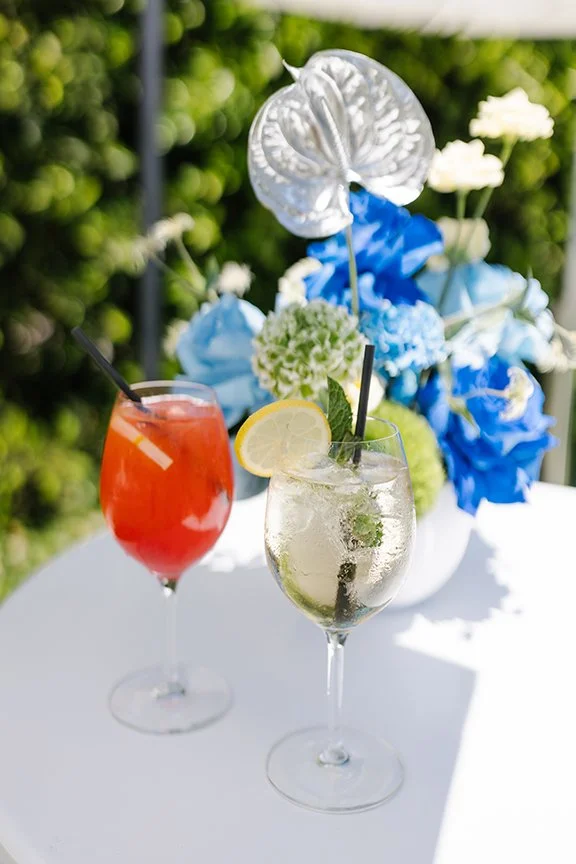 cocktails-at-bar.jpg