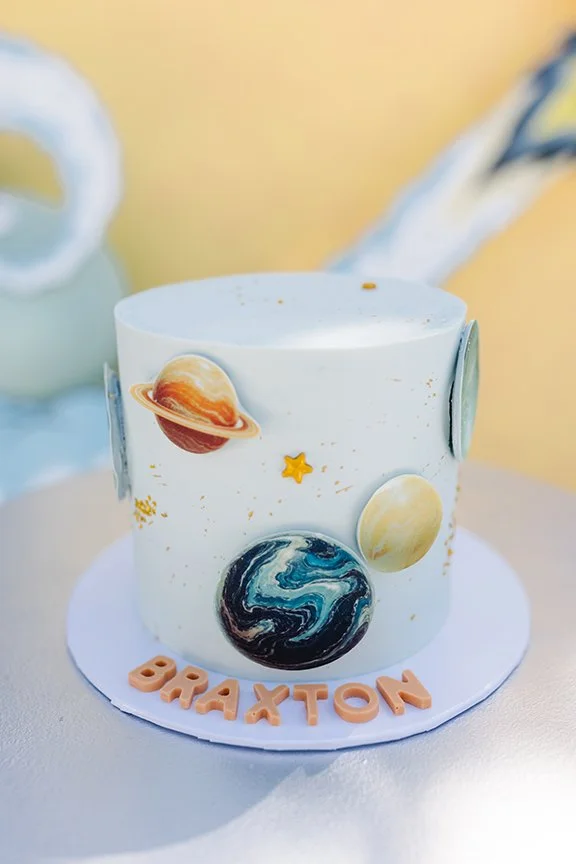 space-themed-birthday-cake.jpg