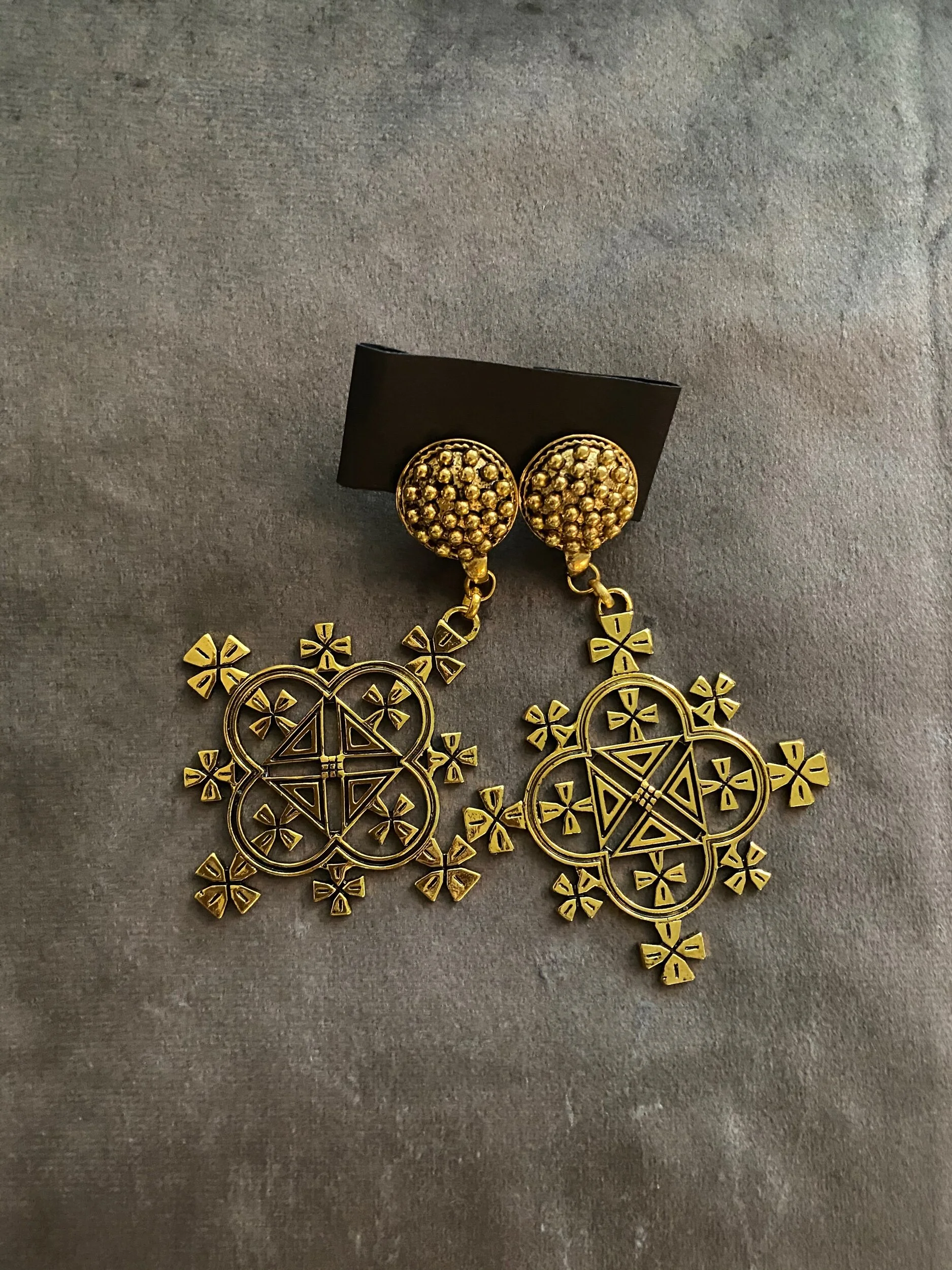 CCFCFCE5-BAF3-483A-A7D6-2E6FE6B6DA1A