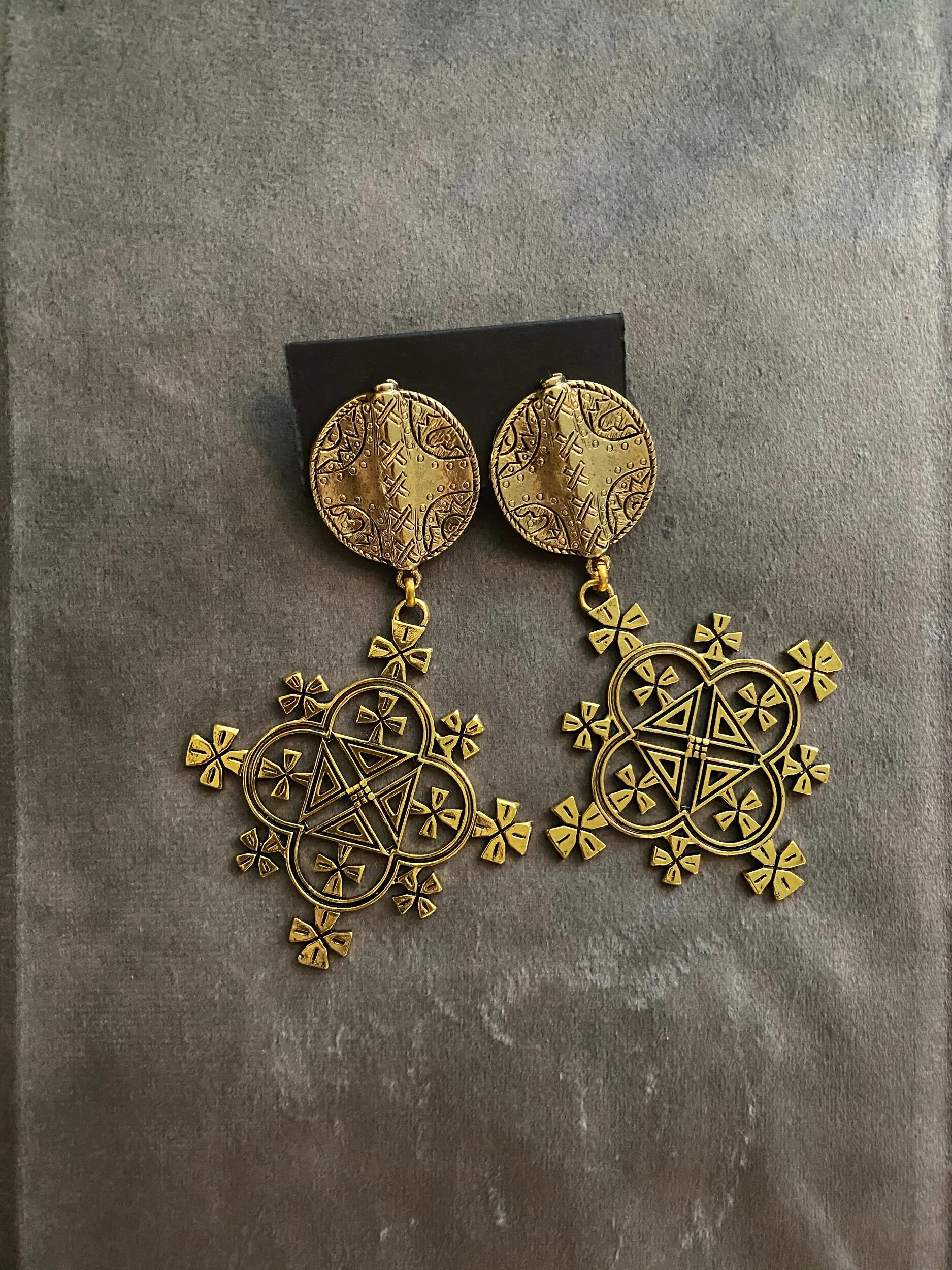 6D2C4B37-10FF-4512-98D4-4114EF3107A6