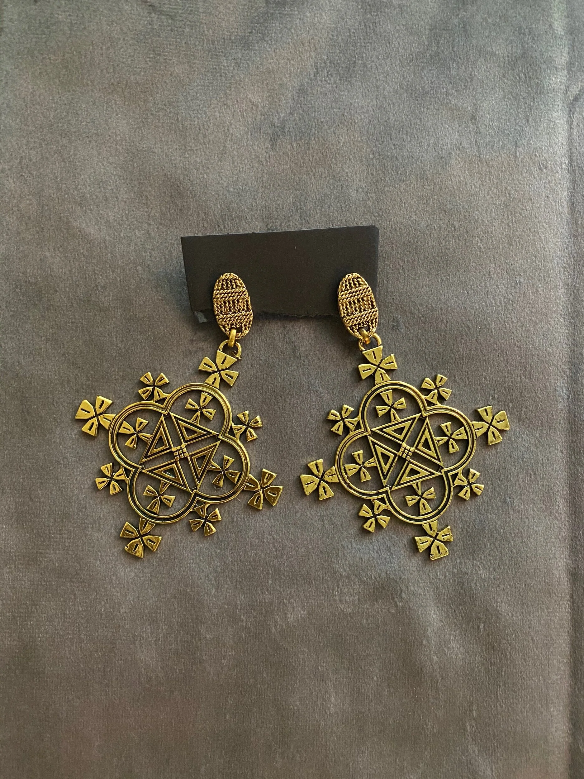 0EFC3AF1-8DA2-4825-BC16-ACFBDE95973B