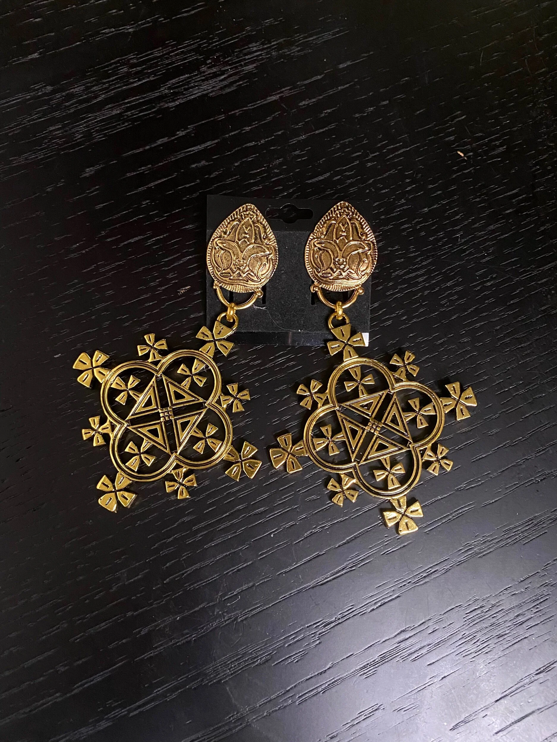 E8756EB7-ABEA-4CBC-95F4-59C73E0FD17F