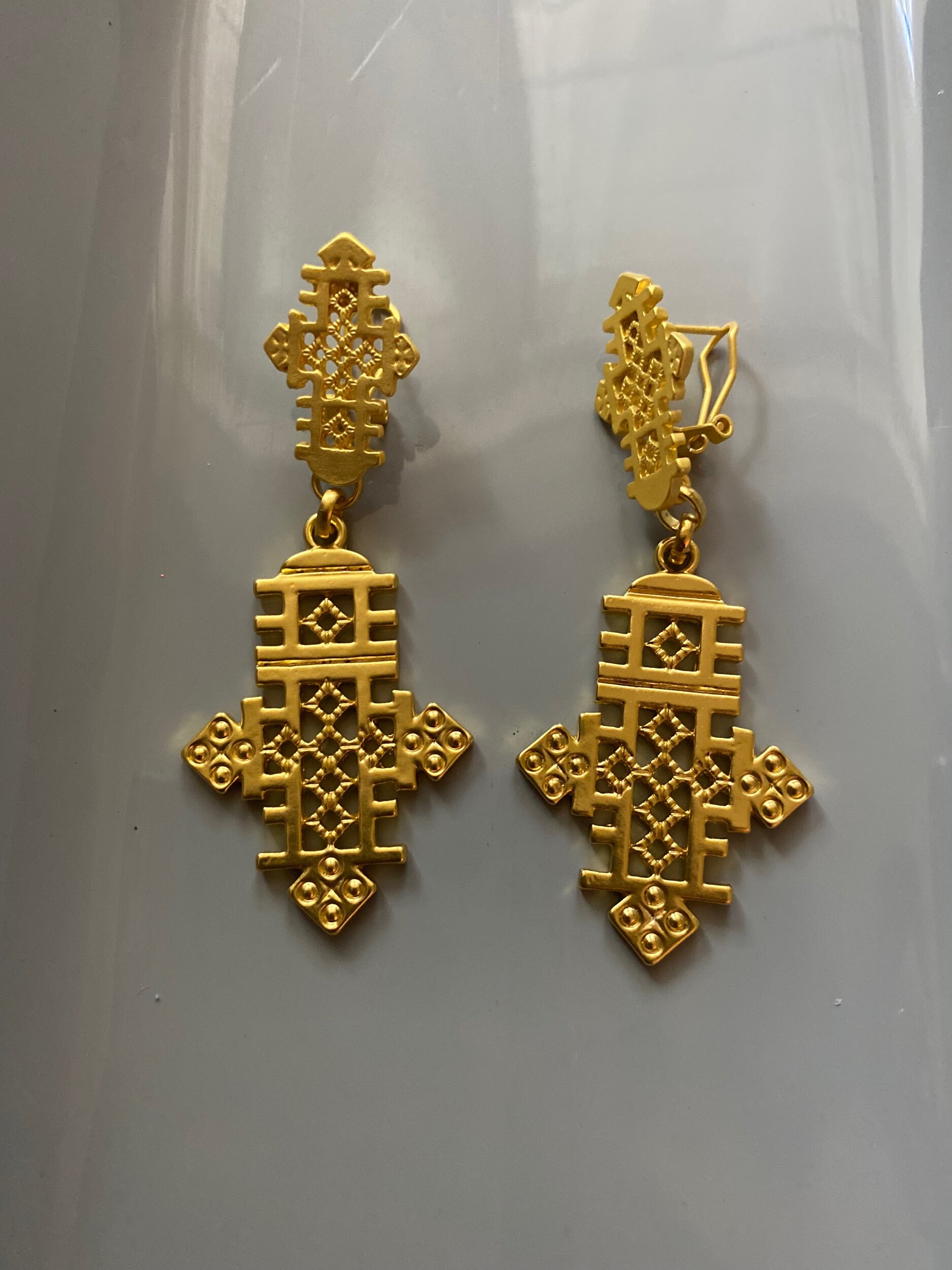 56DD87D5-7AEB-4F98-B0F1-B43BE1F85257